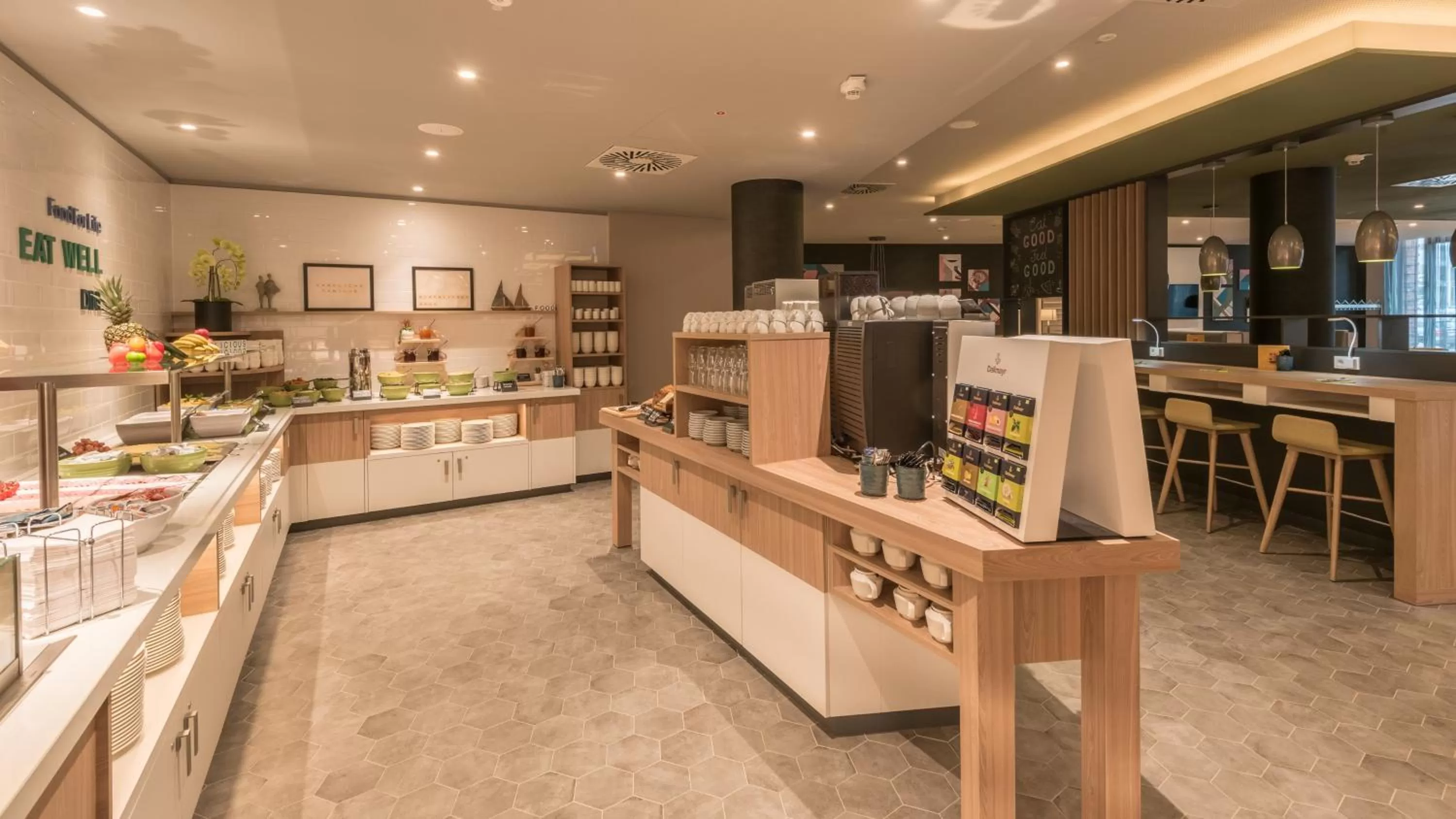 Breakfast in Holiday Inn - Hamburg - Berliner Tor by IHG