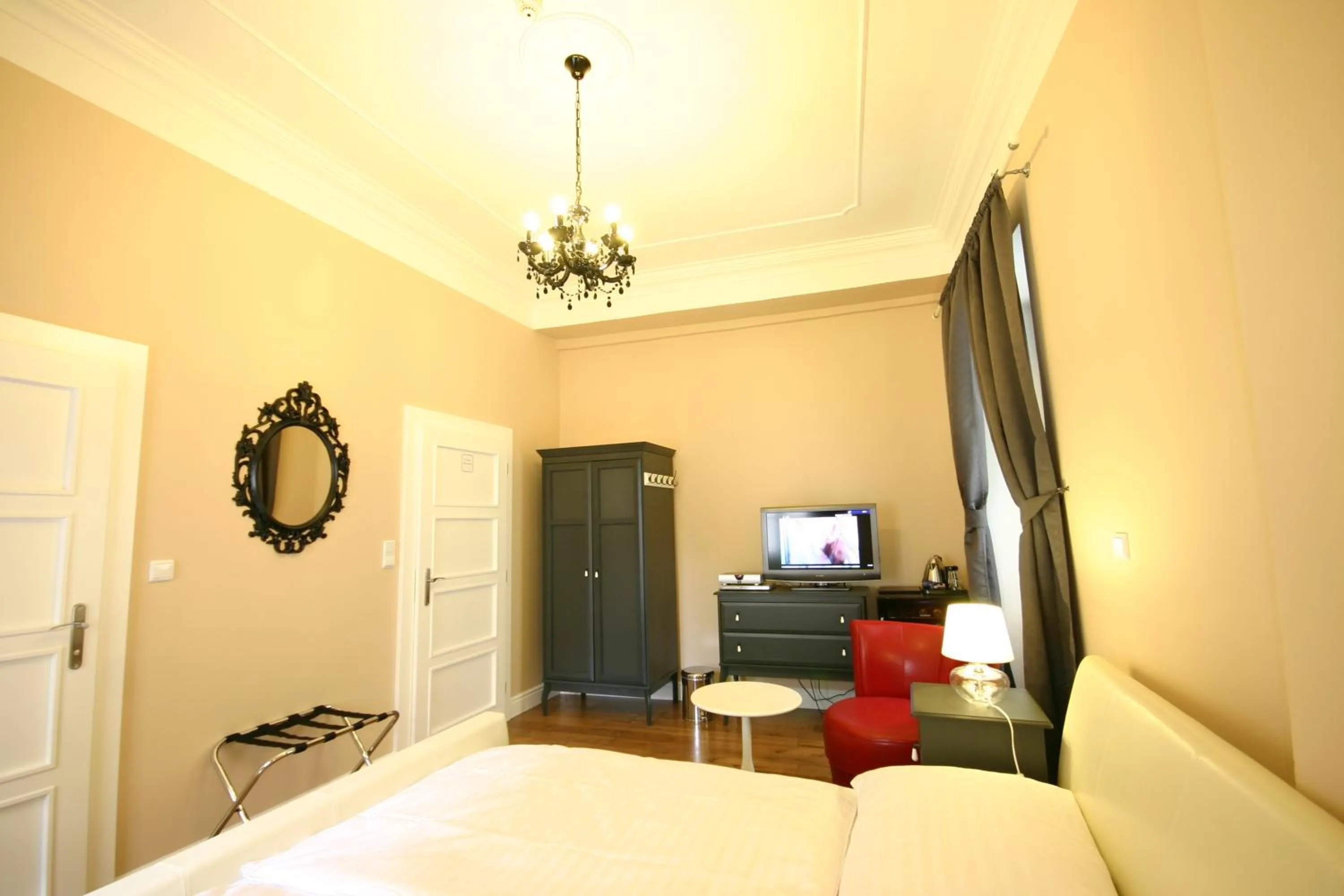 Photo of the whole room, Bed in U Tří Bubnů