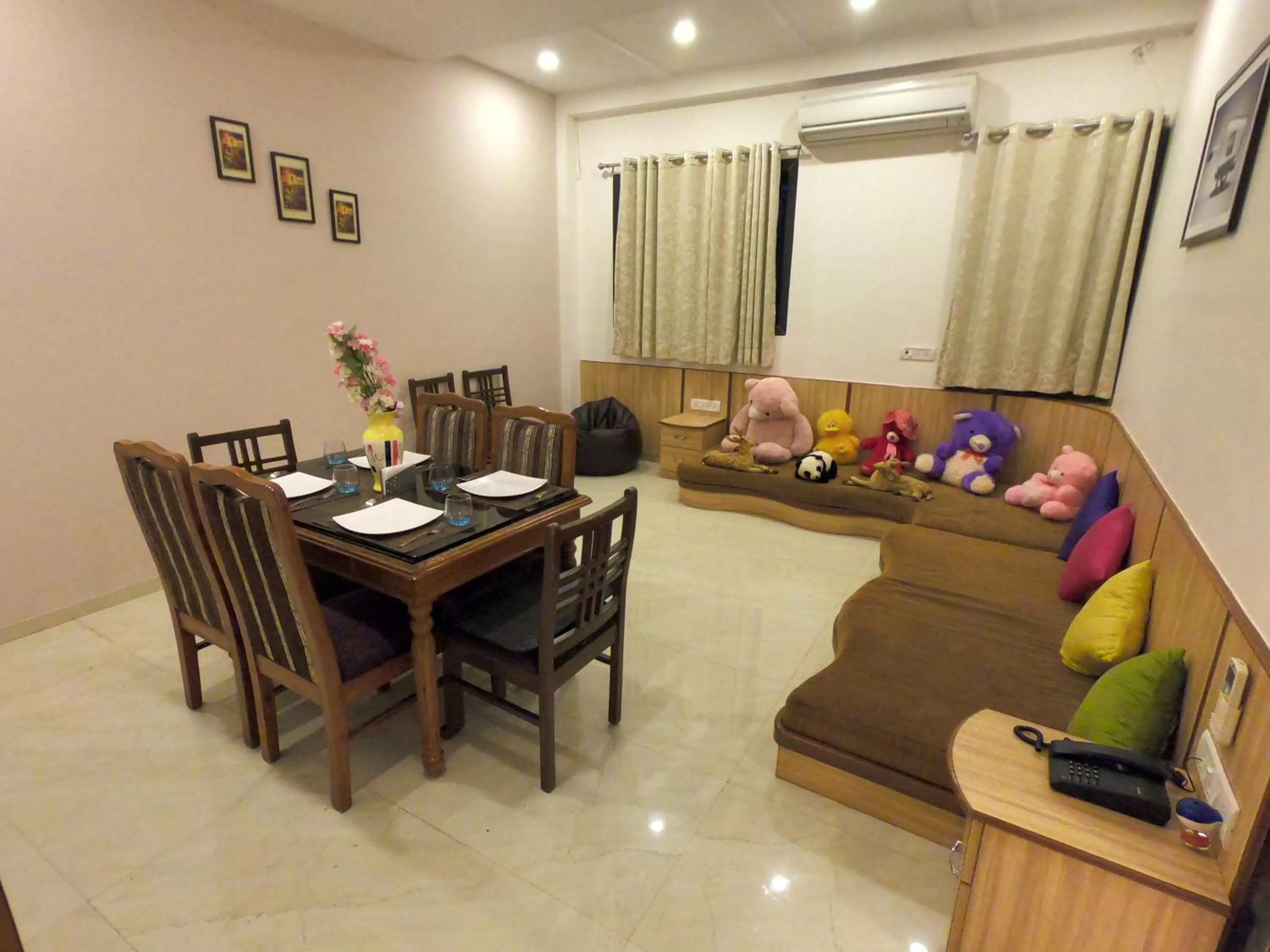 Living room in Jivanta Mahabaleshwar