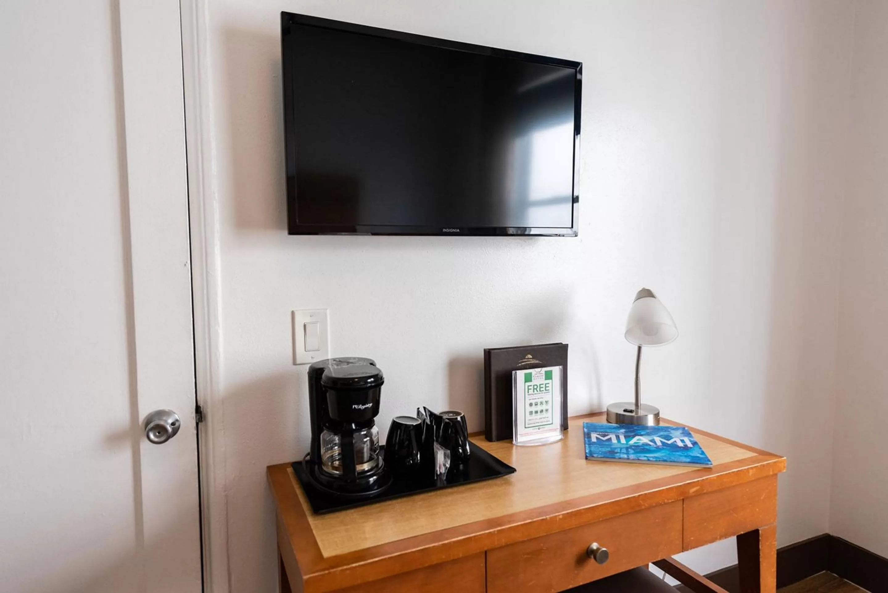 Bedroom in Majestic Hotel South Beach