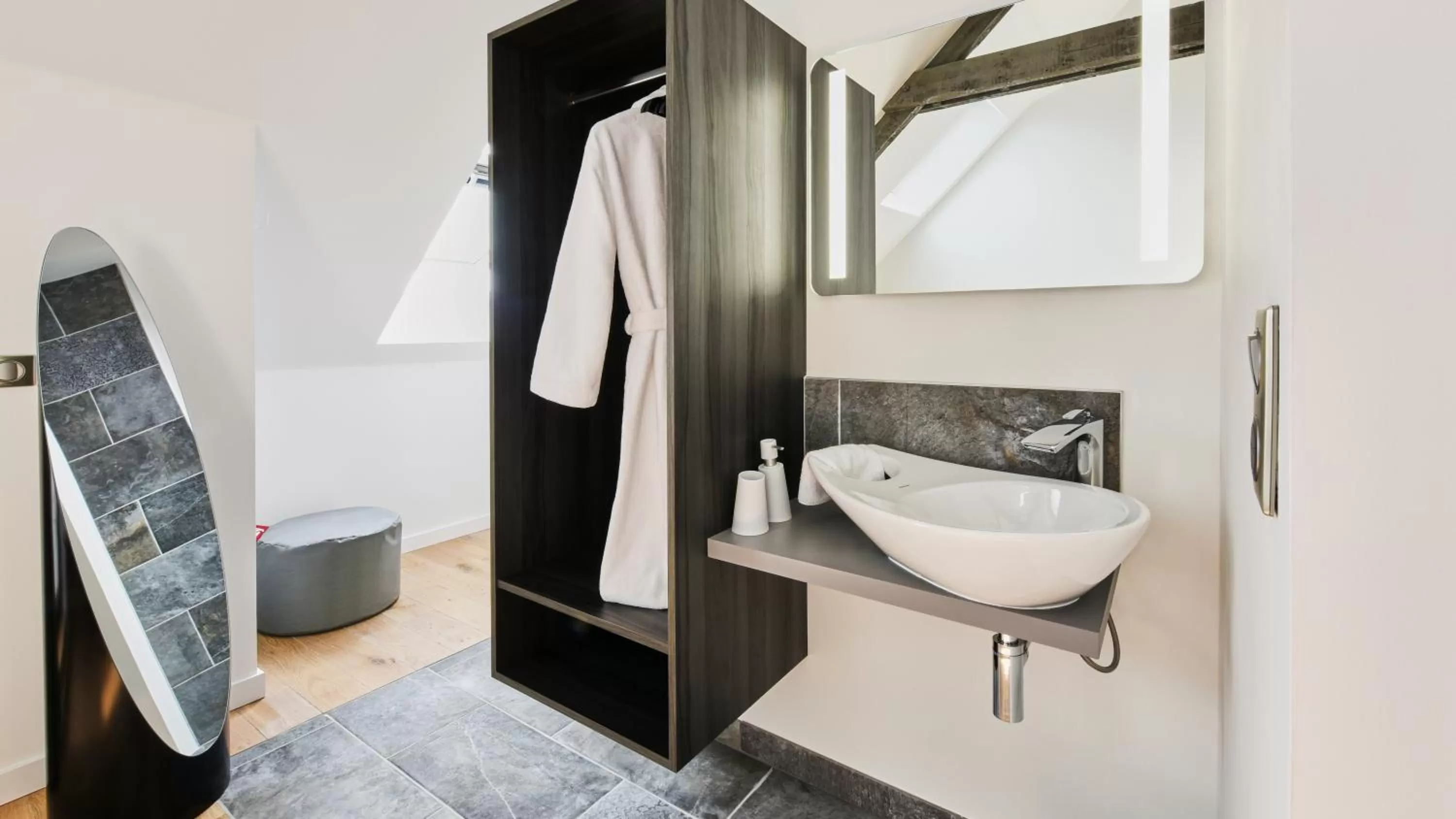 Shower in Pavillon de la plage