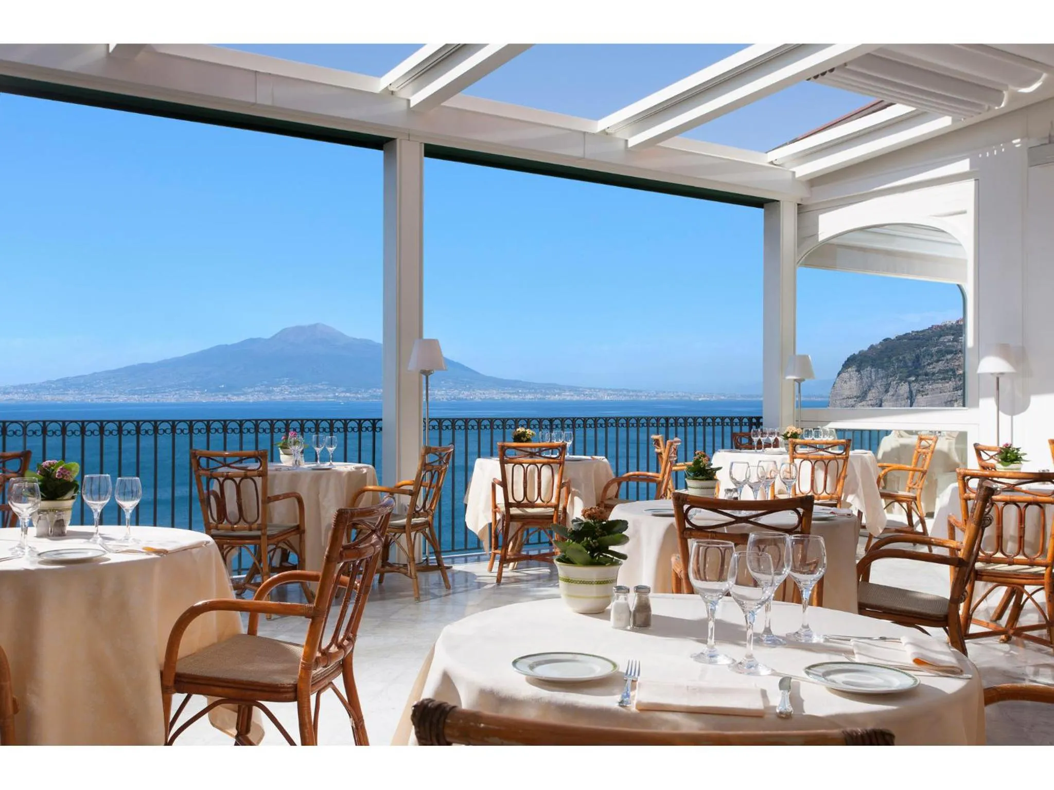 Restaurant/places to eat in Grand Hotel Ambasciatori