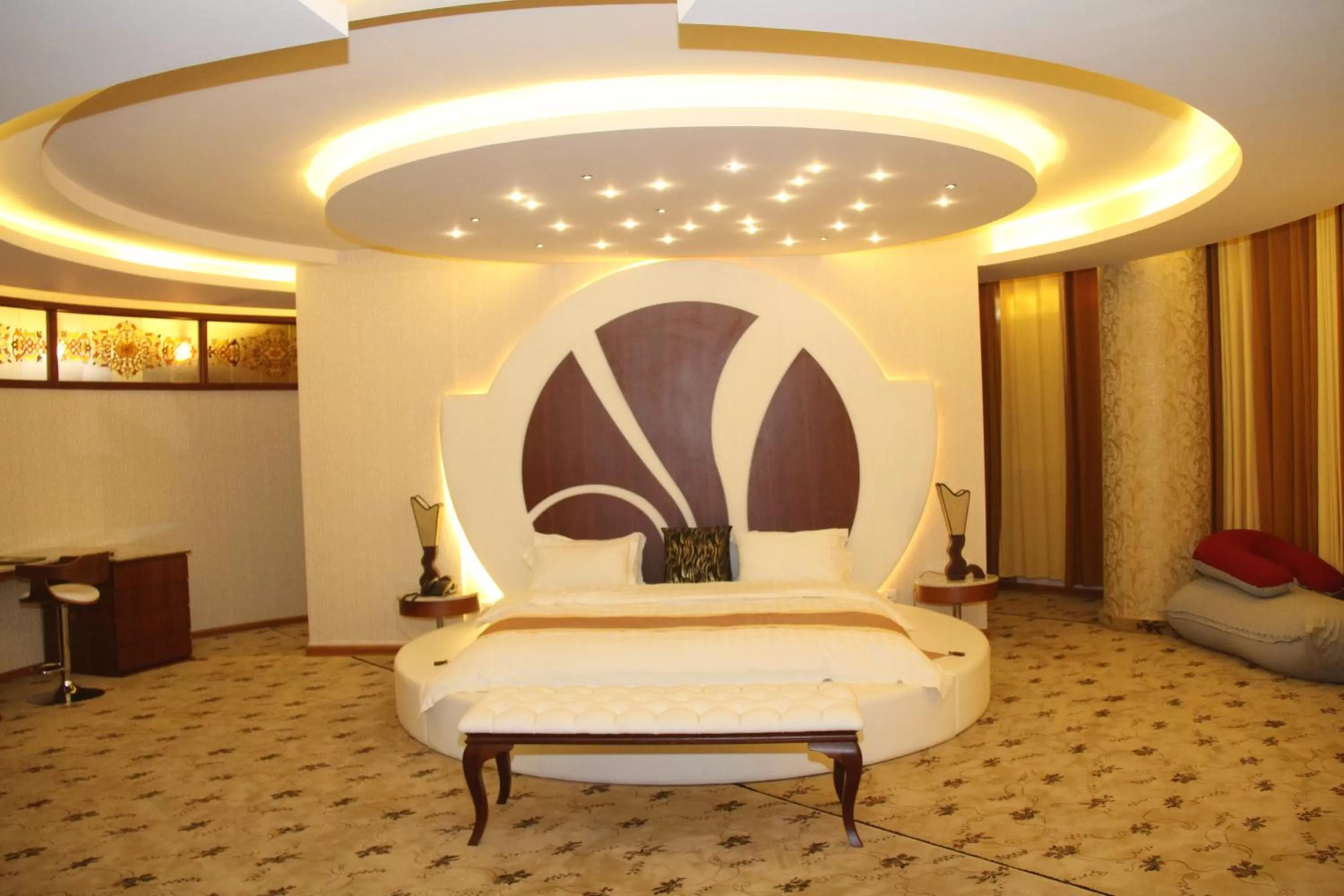 Bedroom, Lobby/Reception in Saleem Afandi Hotel
