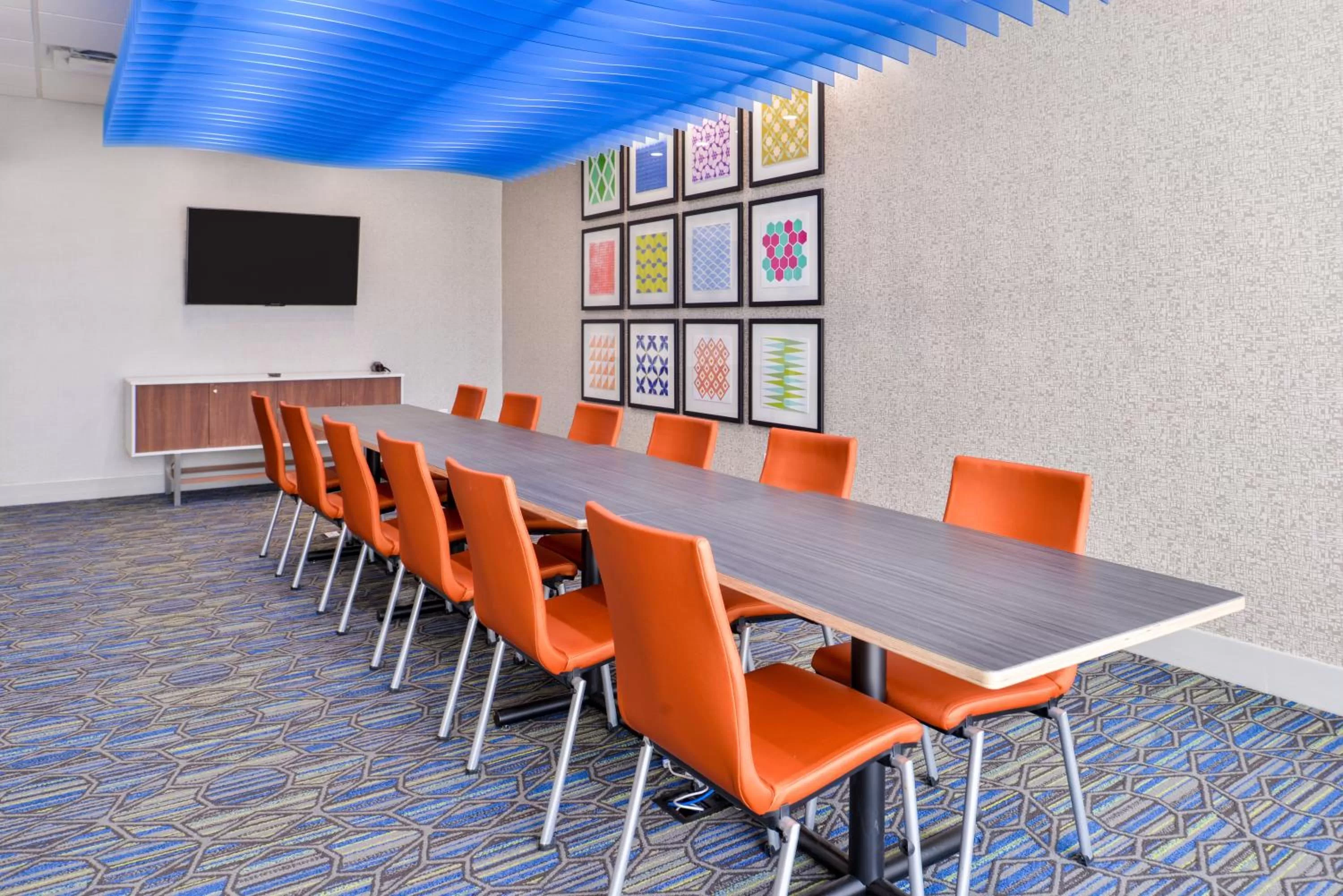Meeting/conference room in Holiday Inn Express - Early by IHG