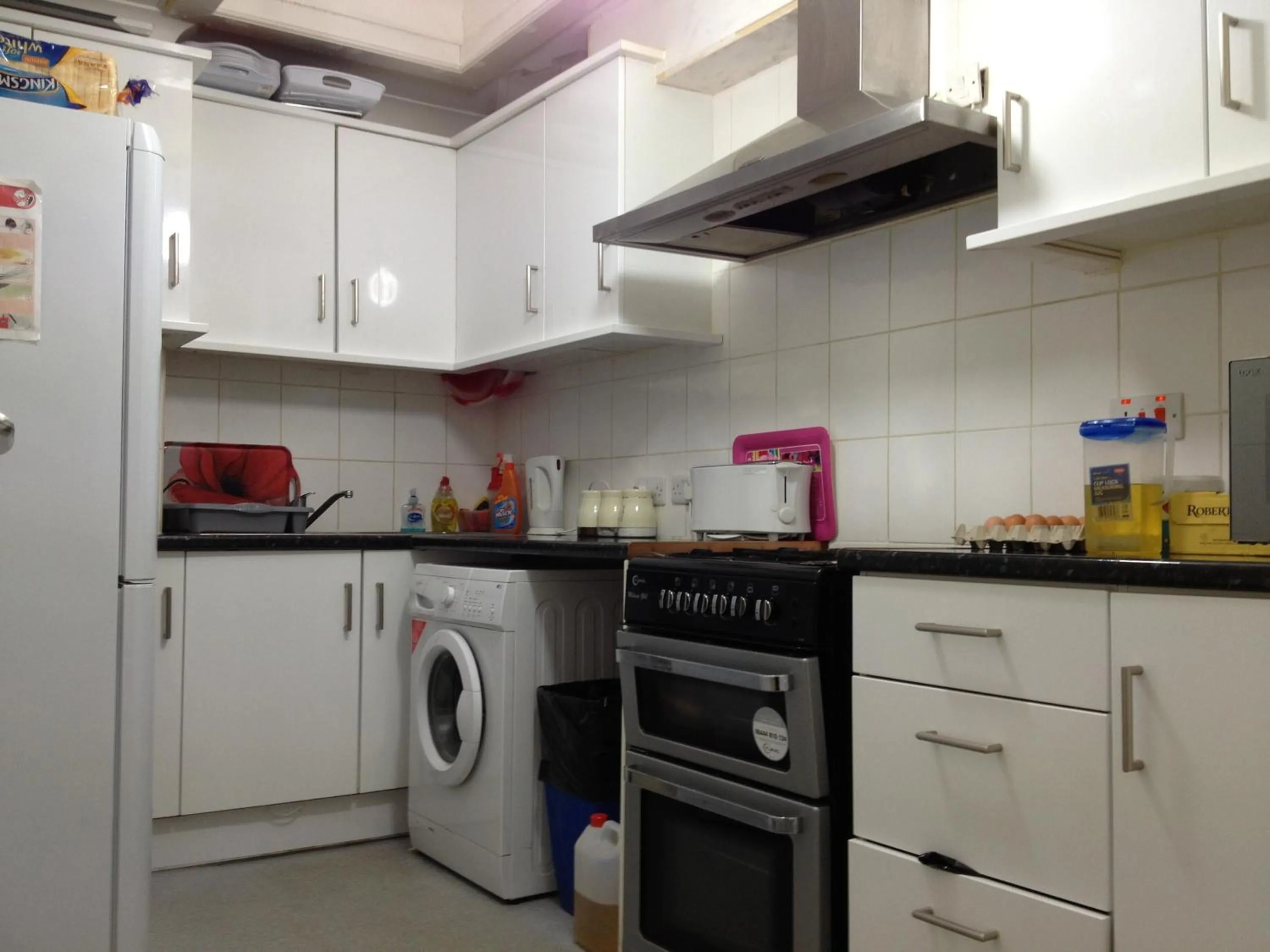 Kitchen or kitchenette in City View Hotel - Roman Road Market