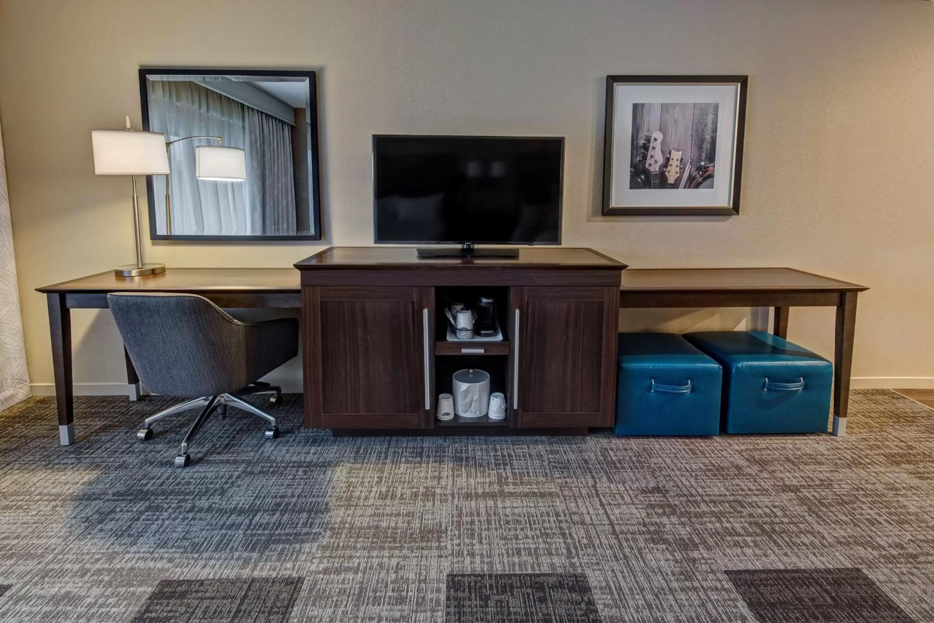 Bed in Hampton Inn & Suites By Hilton Nashville Hendersonville Tn