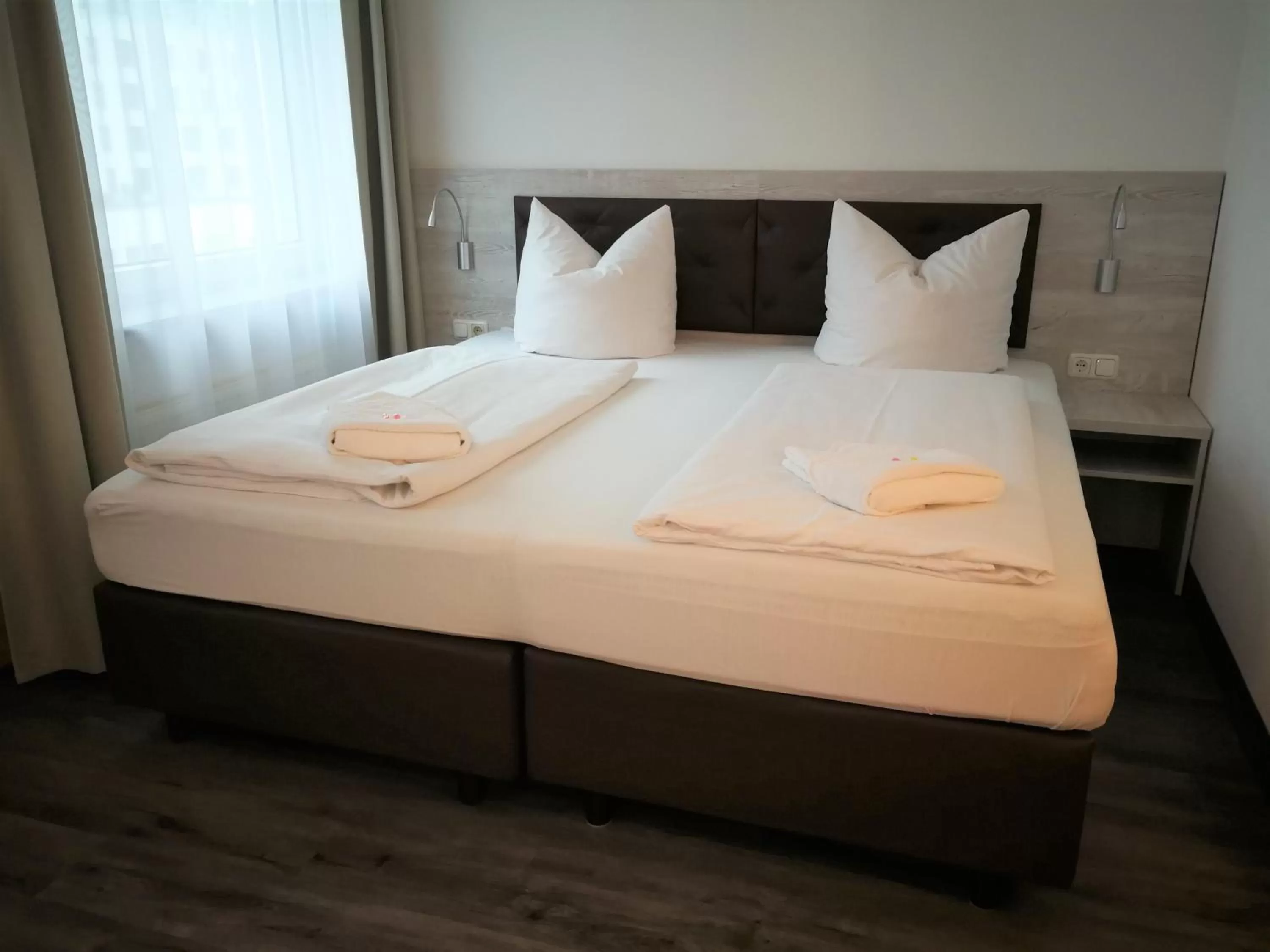 Bed in Hotel NEAR BY