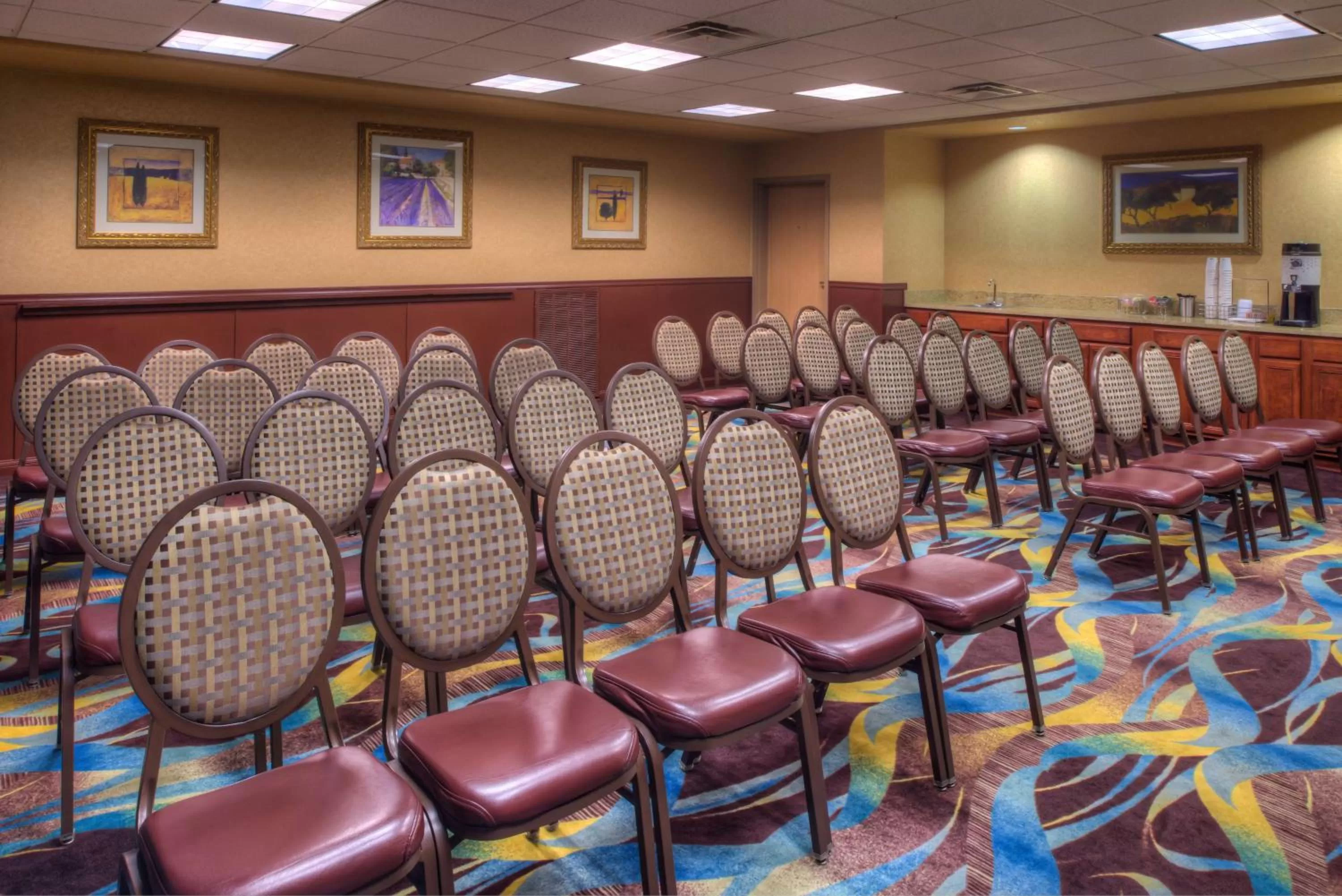 Meeting/conference room in Hampton Inn & Suites Ontario