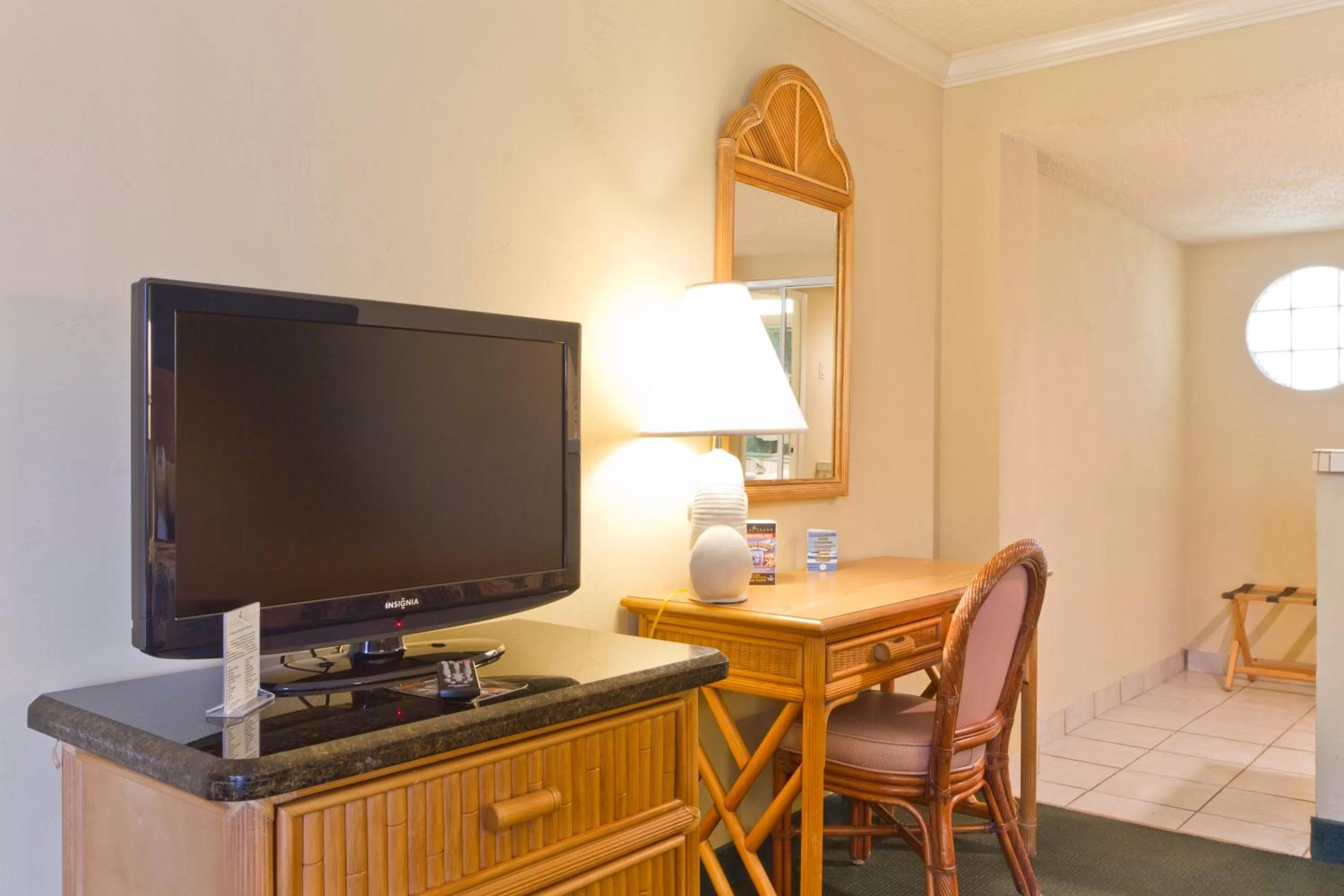 King Room with Partial Beach View in Isla Grand Beach Resort