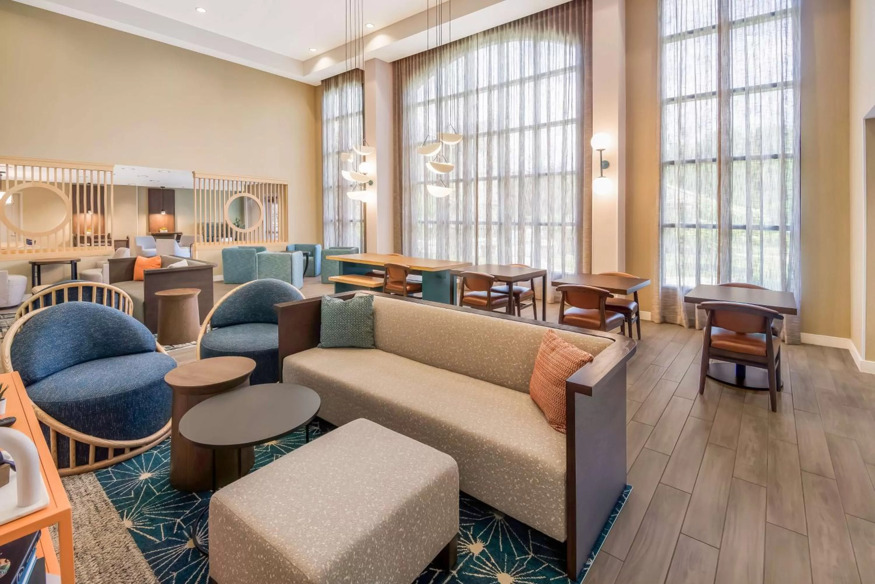 Lobby or reception in Sonesta ES Suites Andover Boston