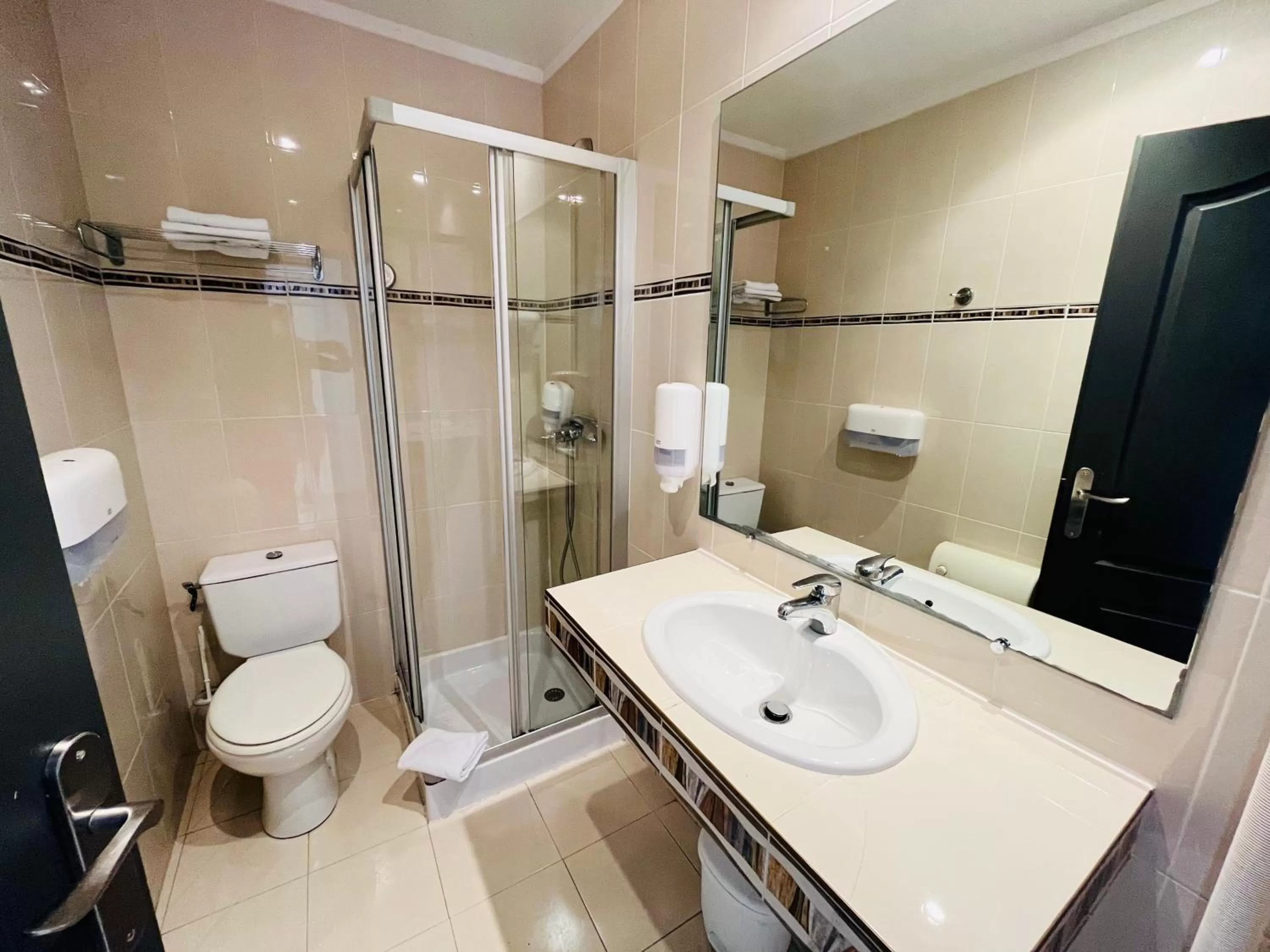 Shower in Les Alizes