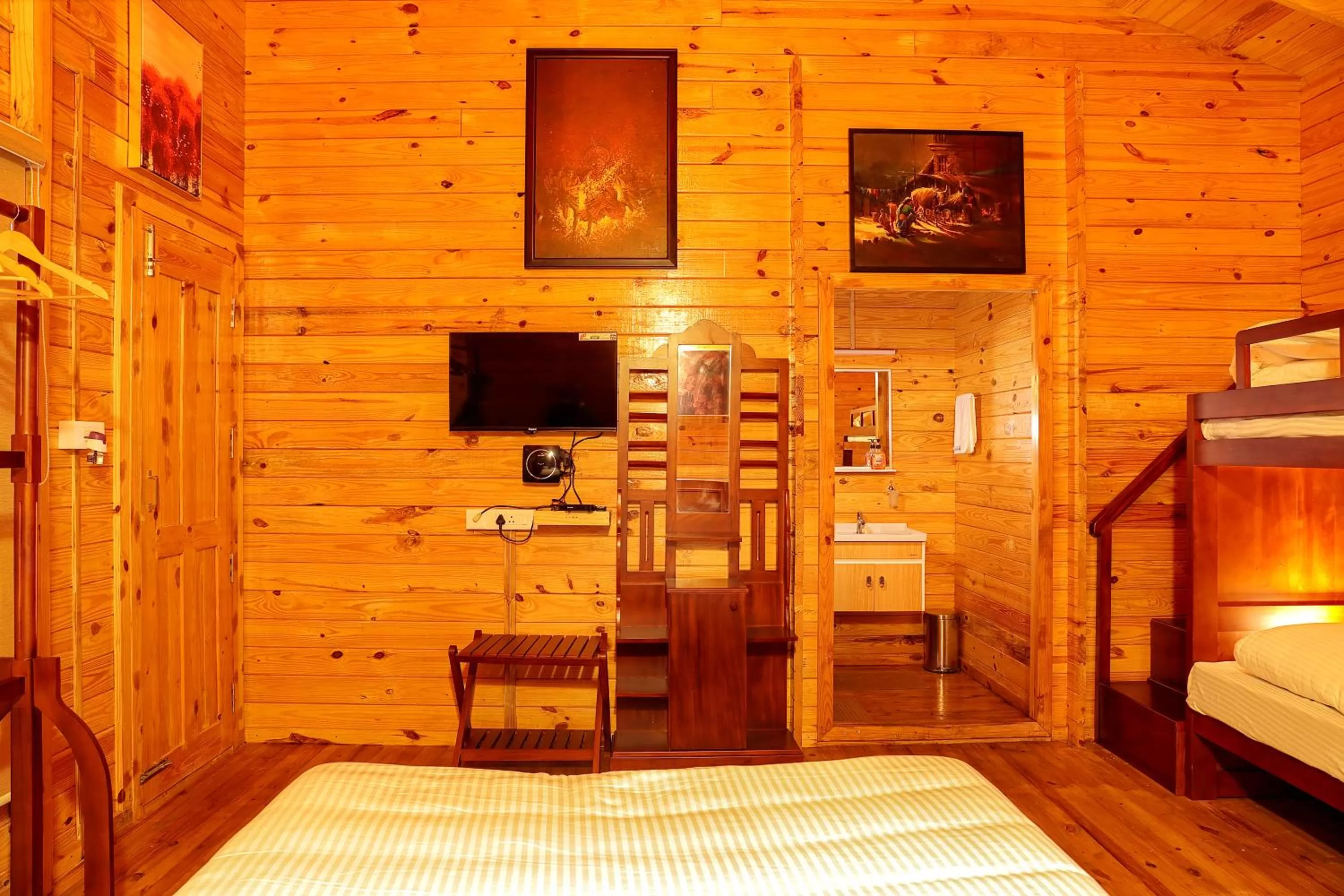 TV/Entertainment Center in Woodrose Resort