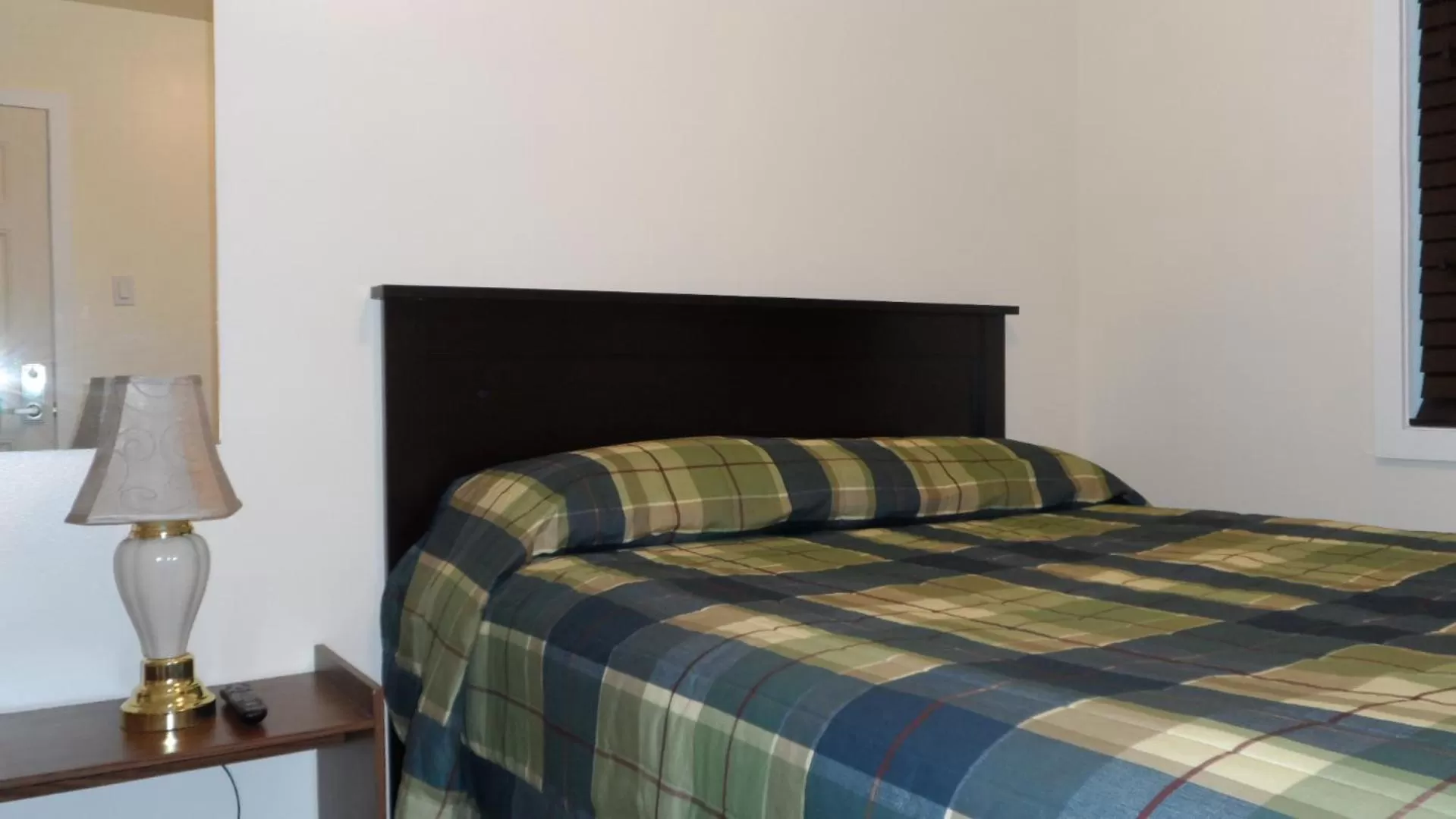 Bed in Cherry Tree Inn