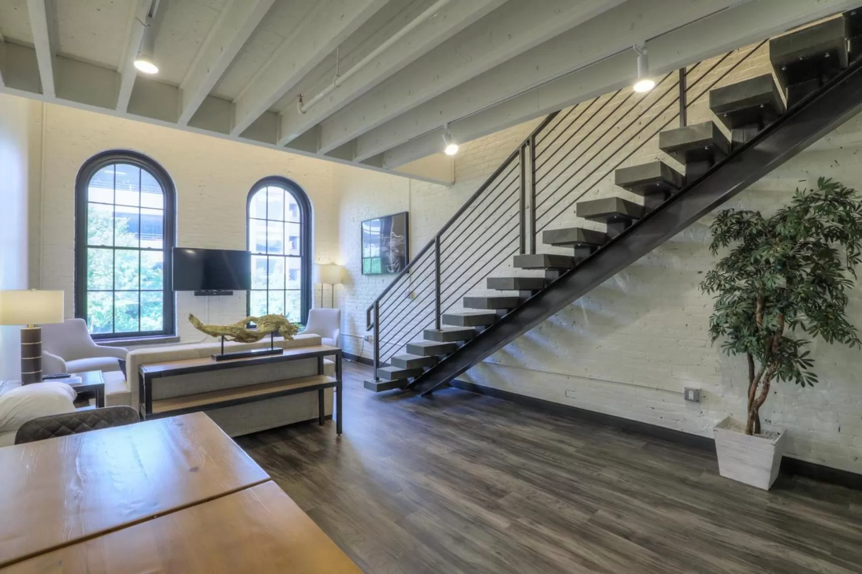 Seating area in Studio 154 Hotel