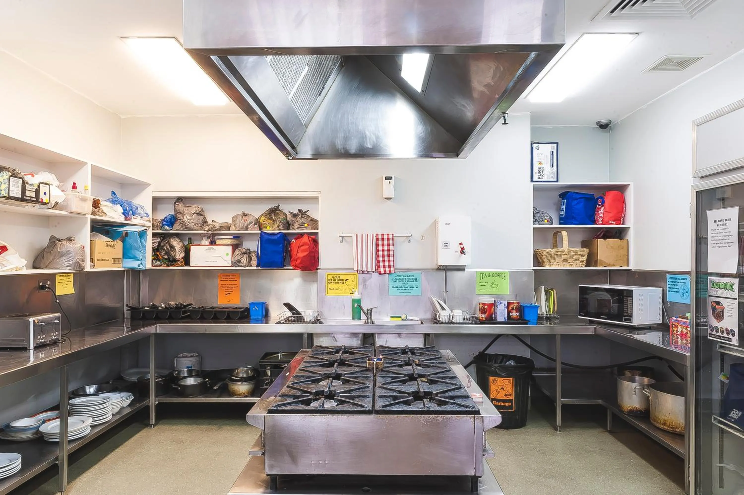 Communal kitchen in Melbourne City Backpackers