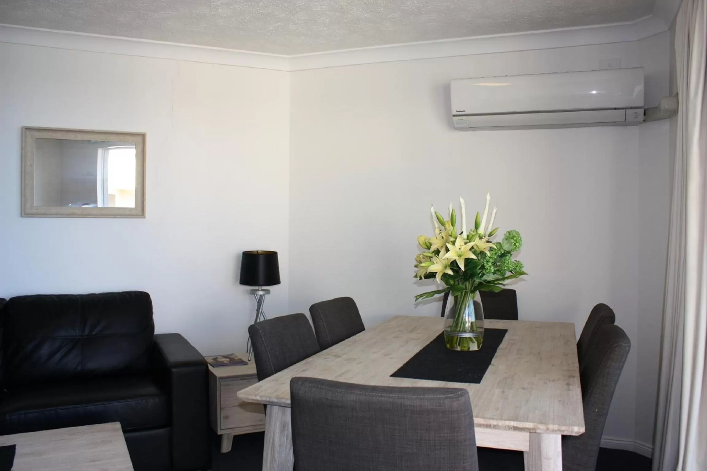 Dining area in Royal Pacific Resort