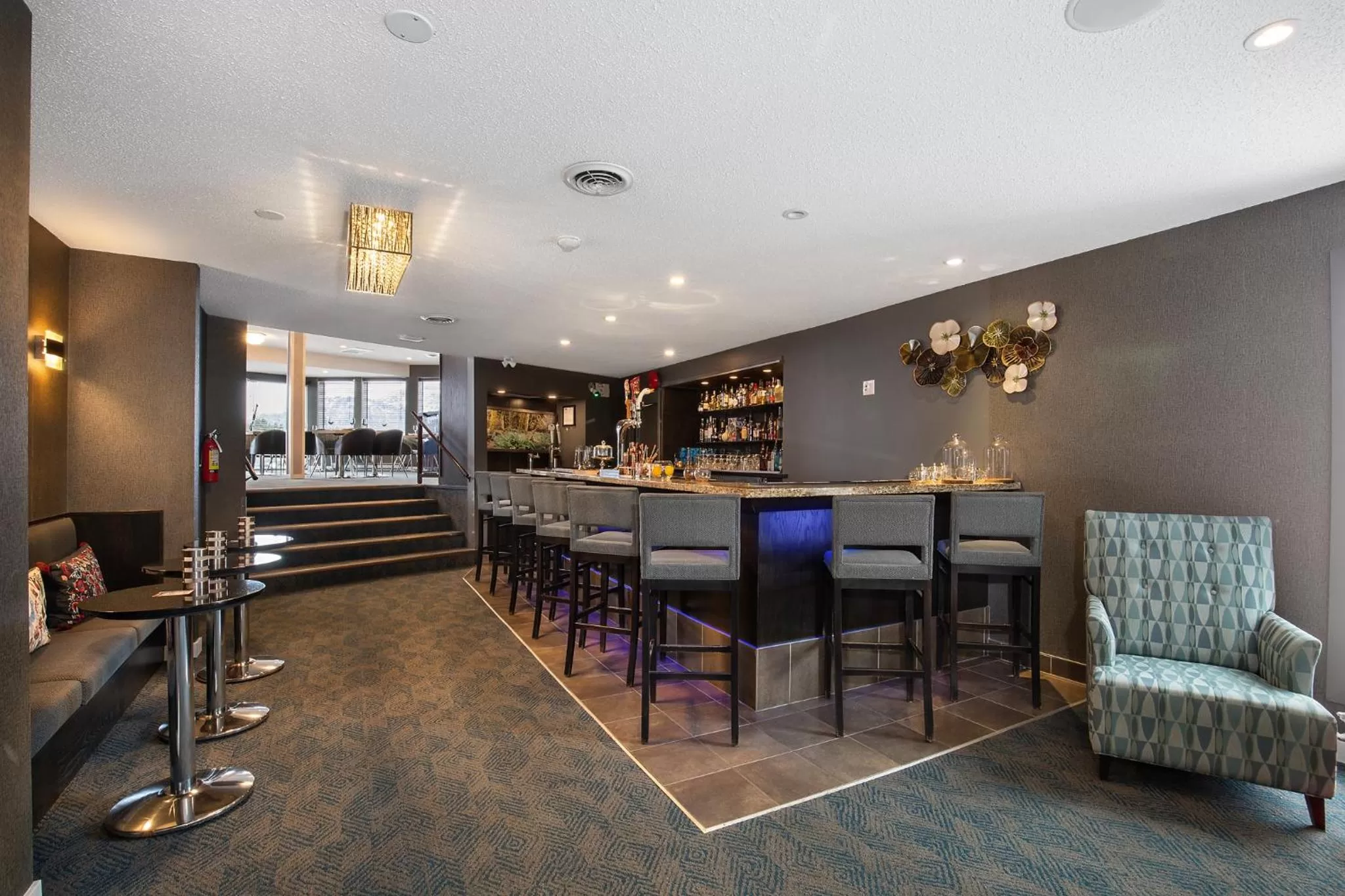 Lounge or bar in Ramada by Wyndham Kamloops