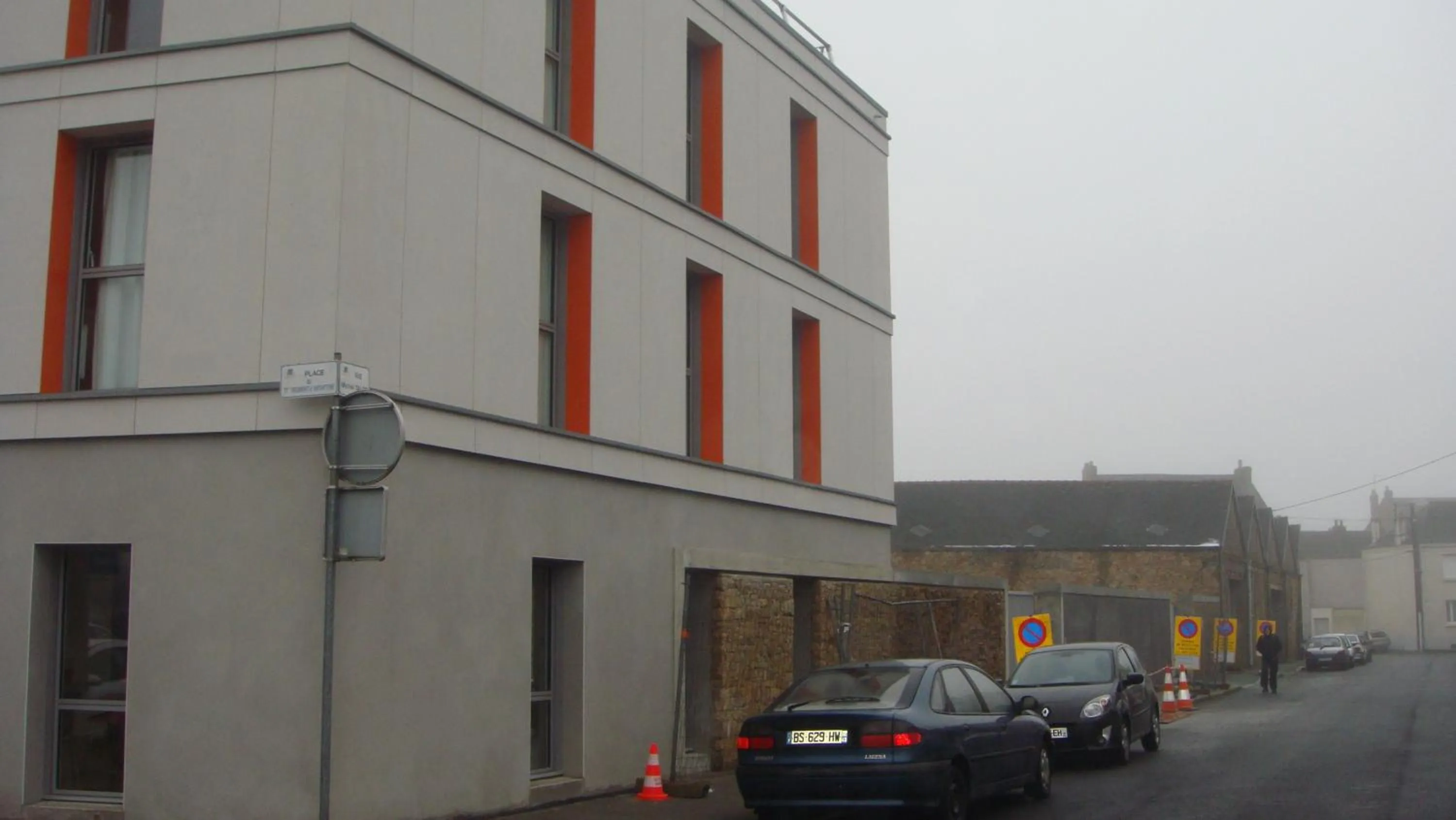 Facade/entrance in The Originals Access, Hôtel Cholet Gare
