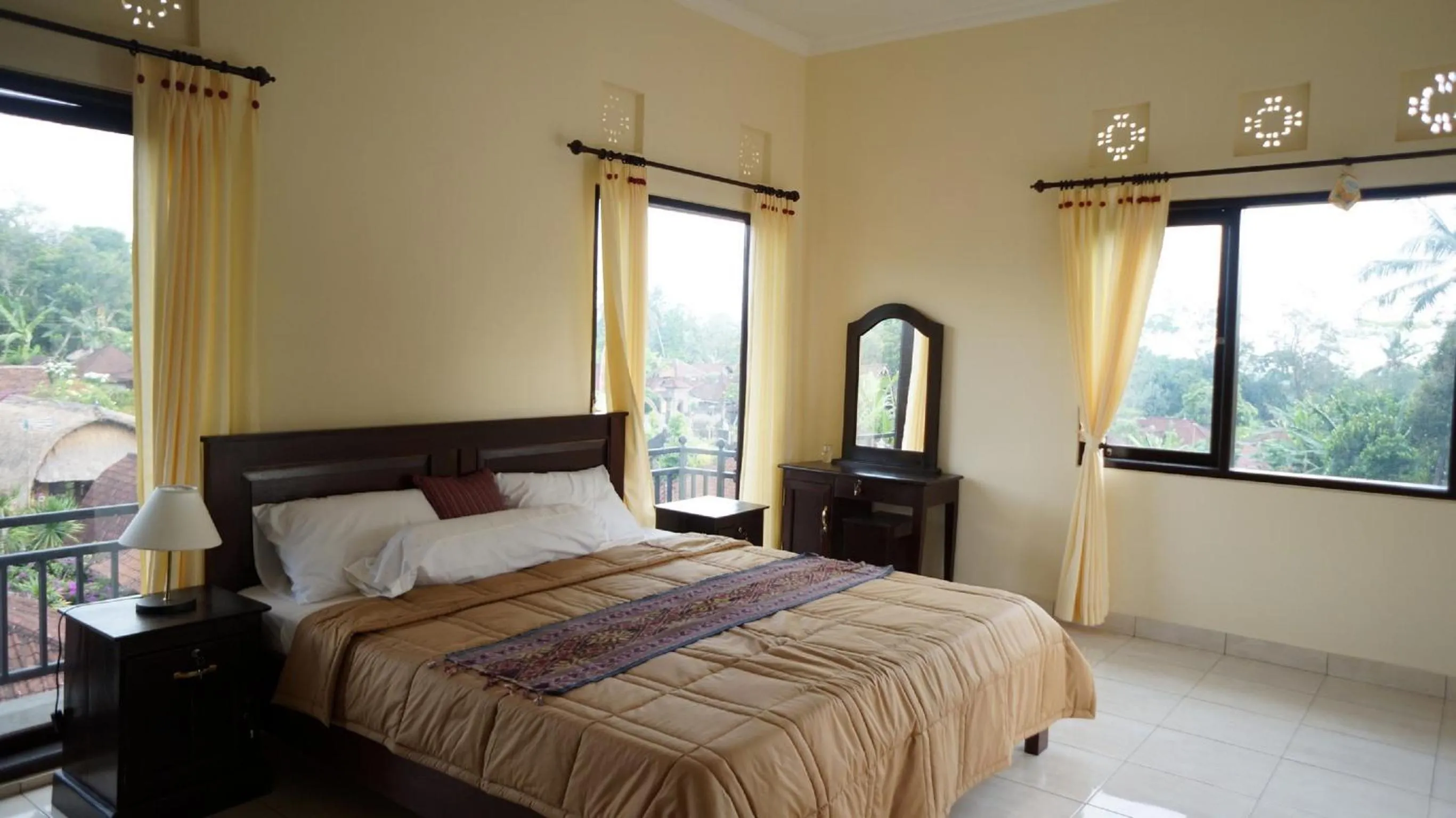 Photo of the whole room, Bed in Wijaya Guest House Ubud