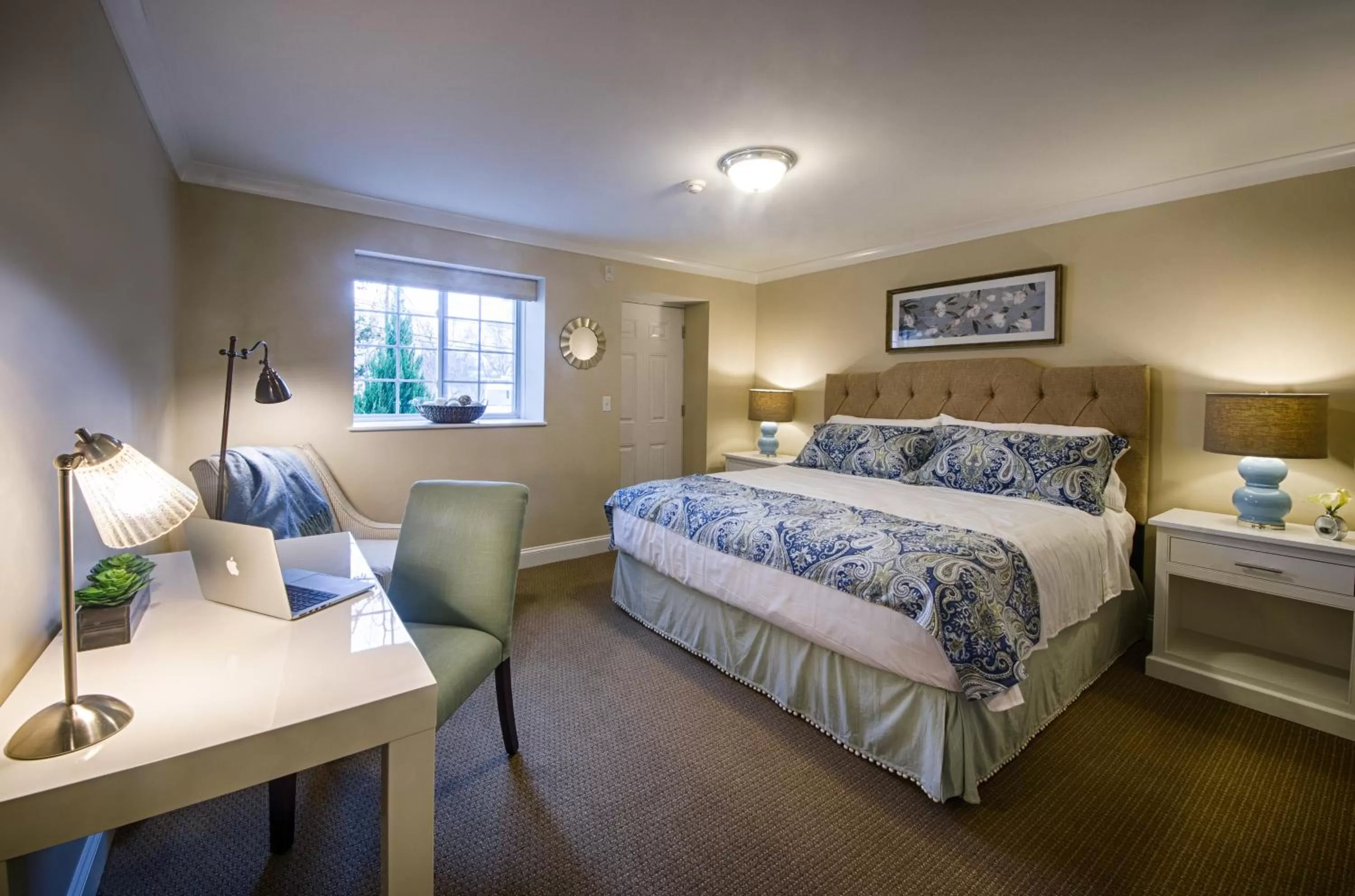 Photo of the whole room, Bed in The Inn At Ring's Island