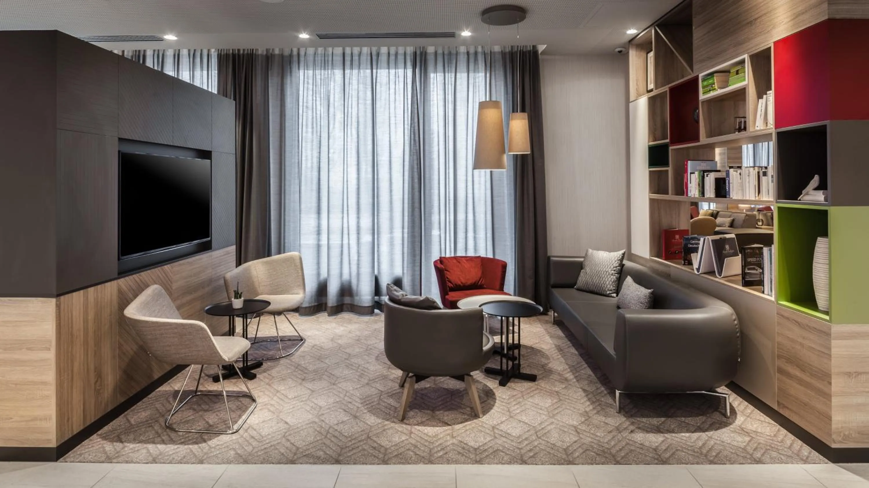 Property building, Seating Area in Holiday Inn Munich - City East, an IHG Hotel