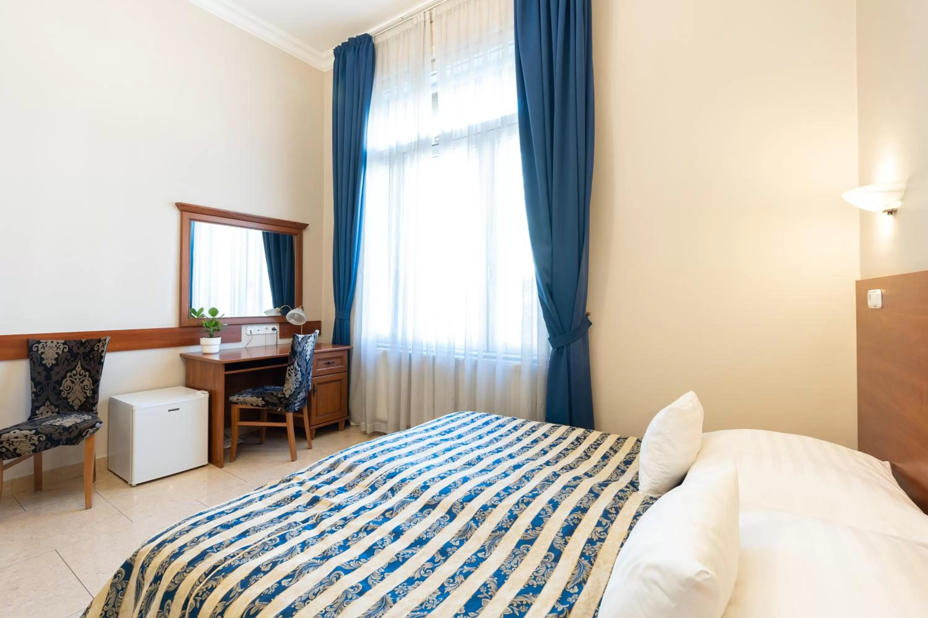 Bedroom, Bed in Budapest Panorama Central