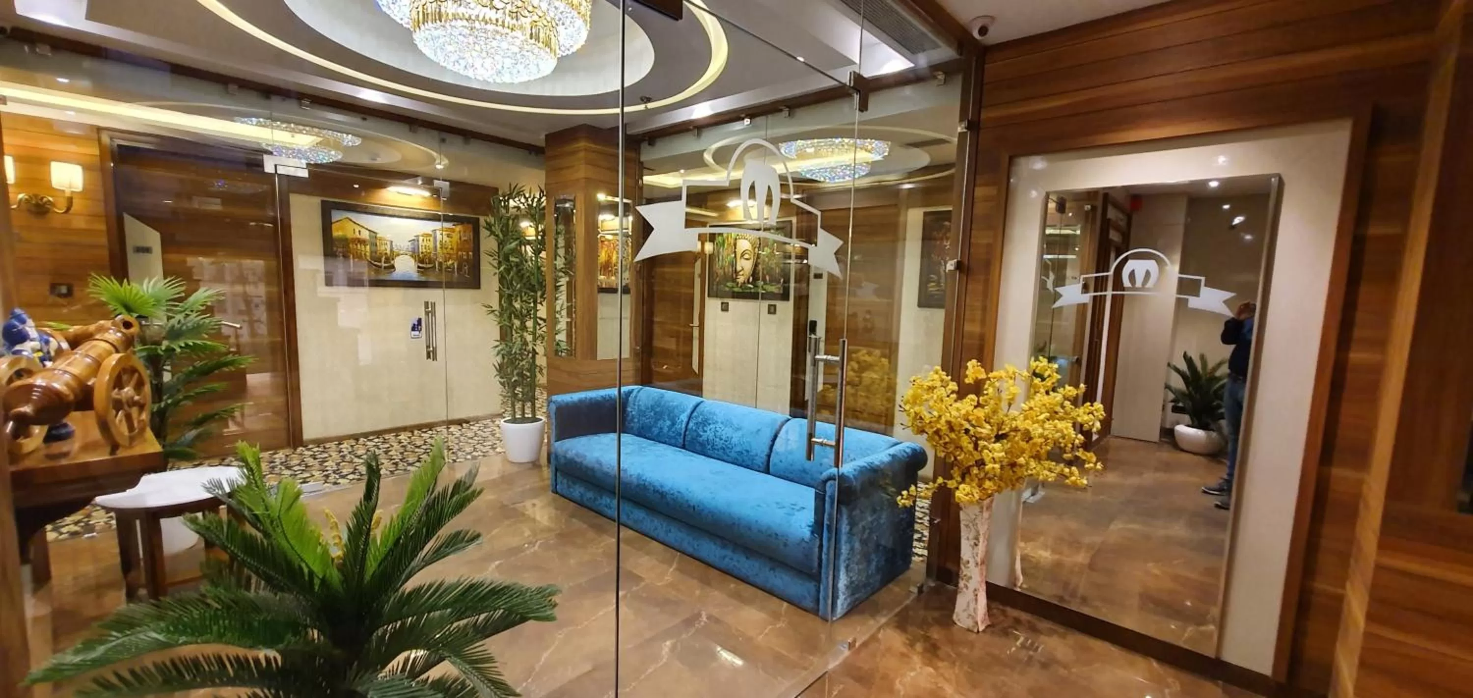 Hotel Makhan Residency