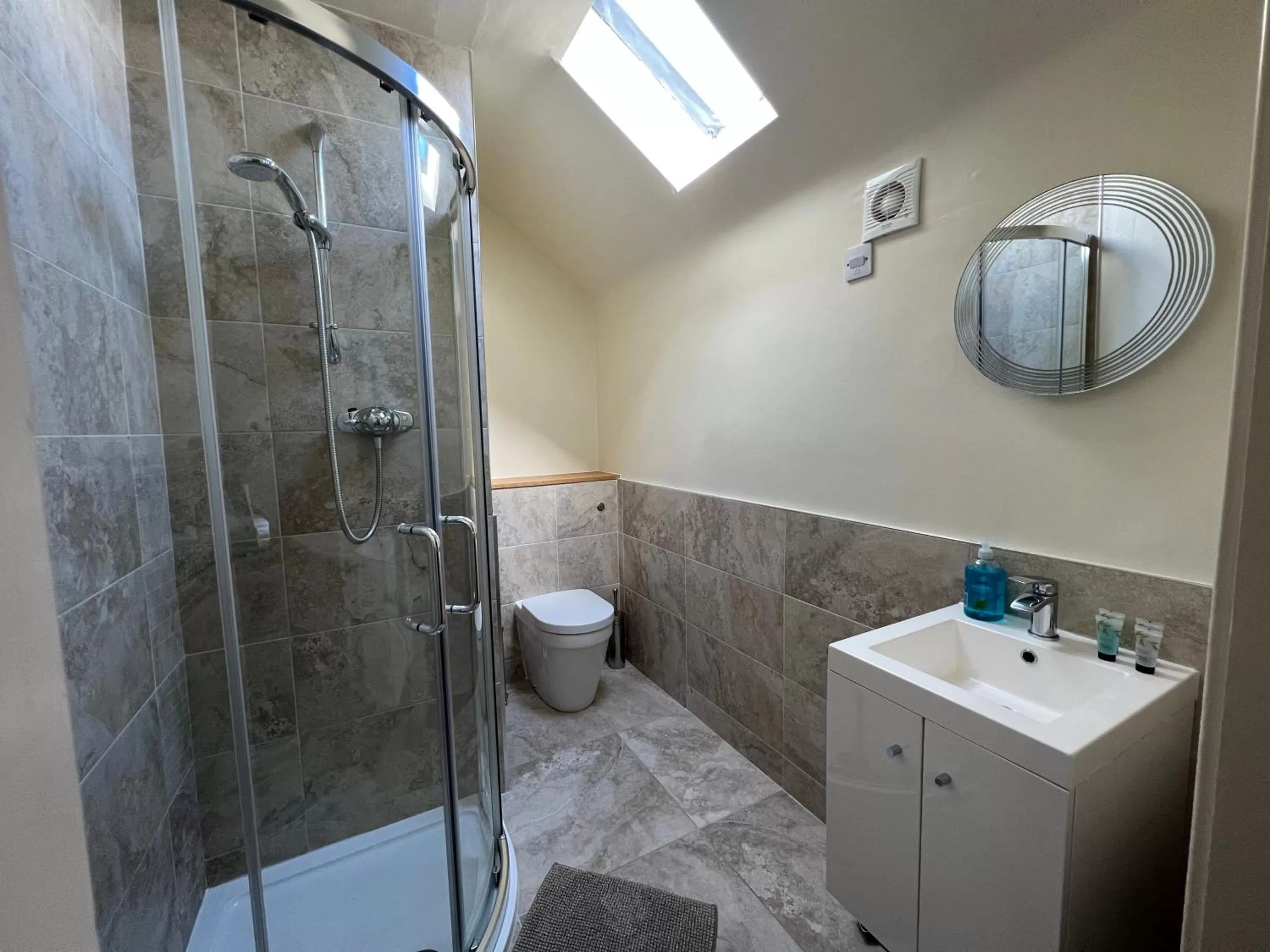 Bathroom in The Beresford Arms