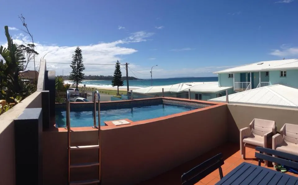 Swimming pool in Beach House Mollymook