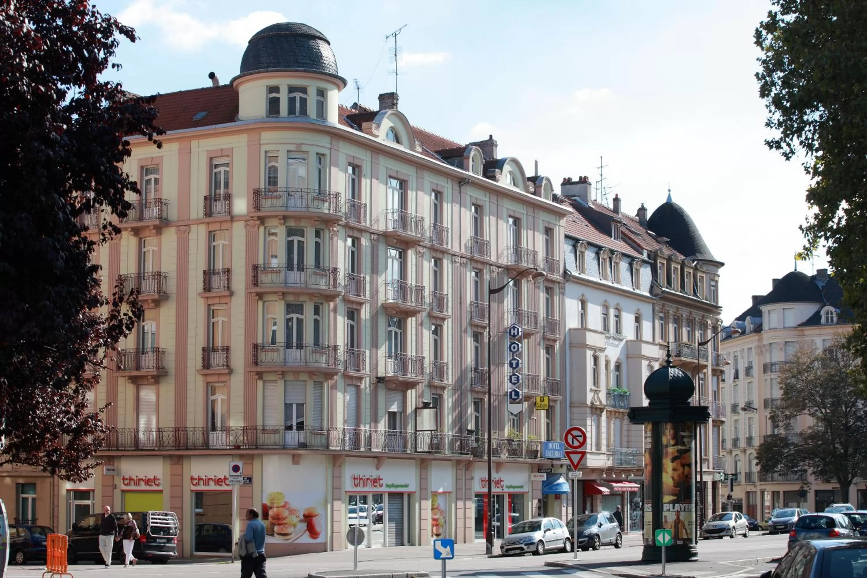 Family Room (2 Adults + 2 Children) in Hôtel Escurial - Centre Gare