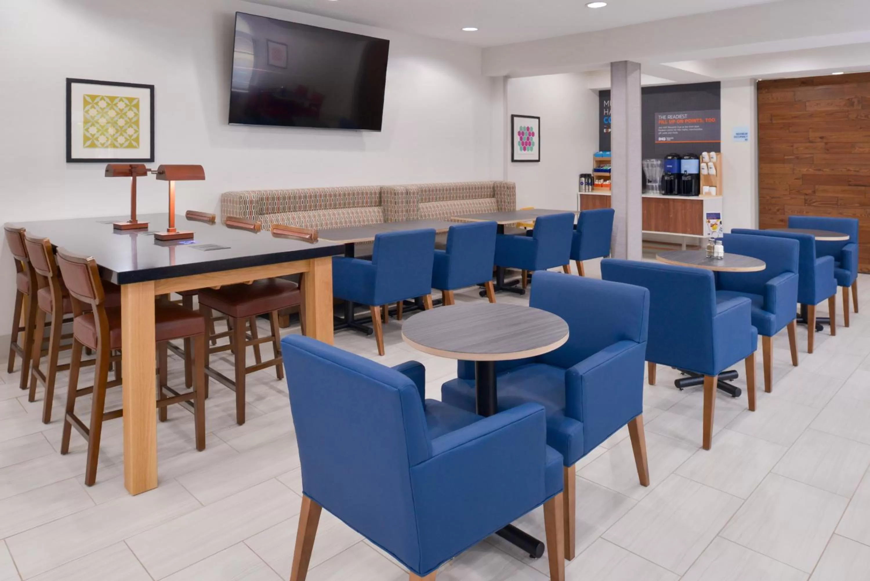 Breakfast in Holiday Inn Express Wixom by IHG