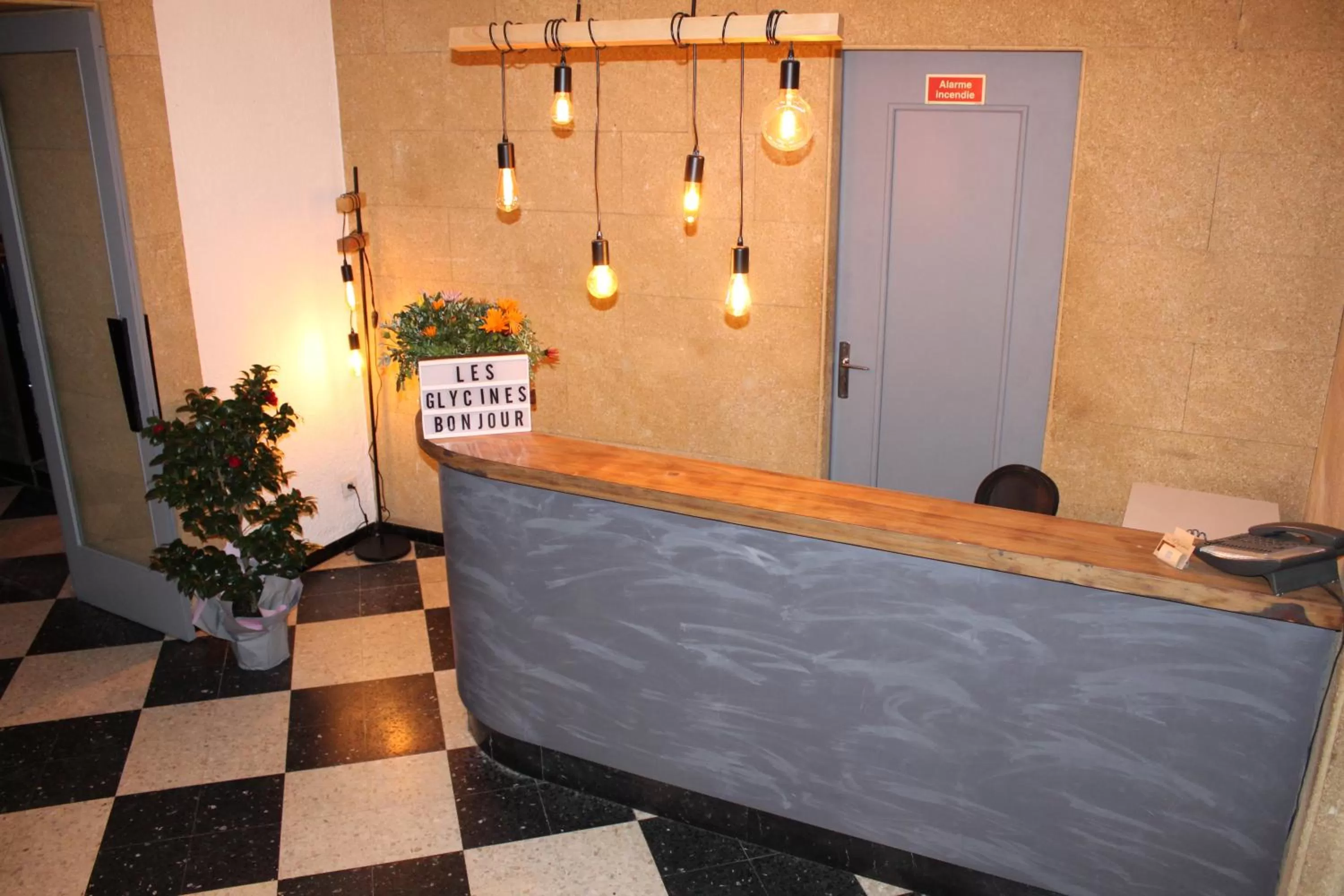 Lobby or reception in Les Glycines