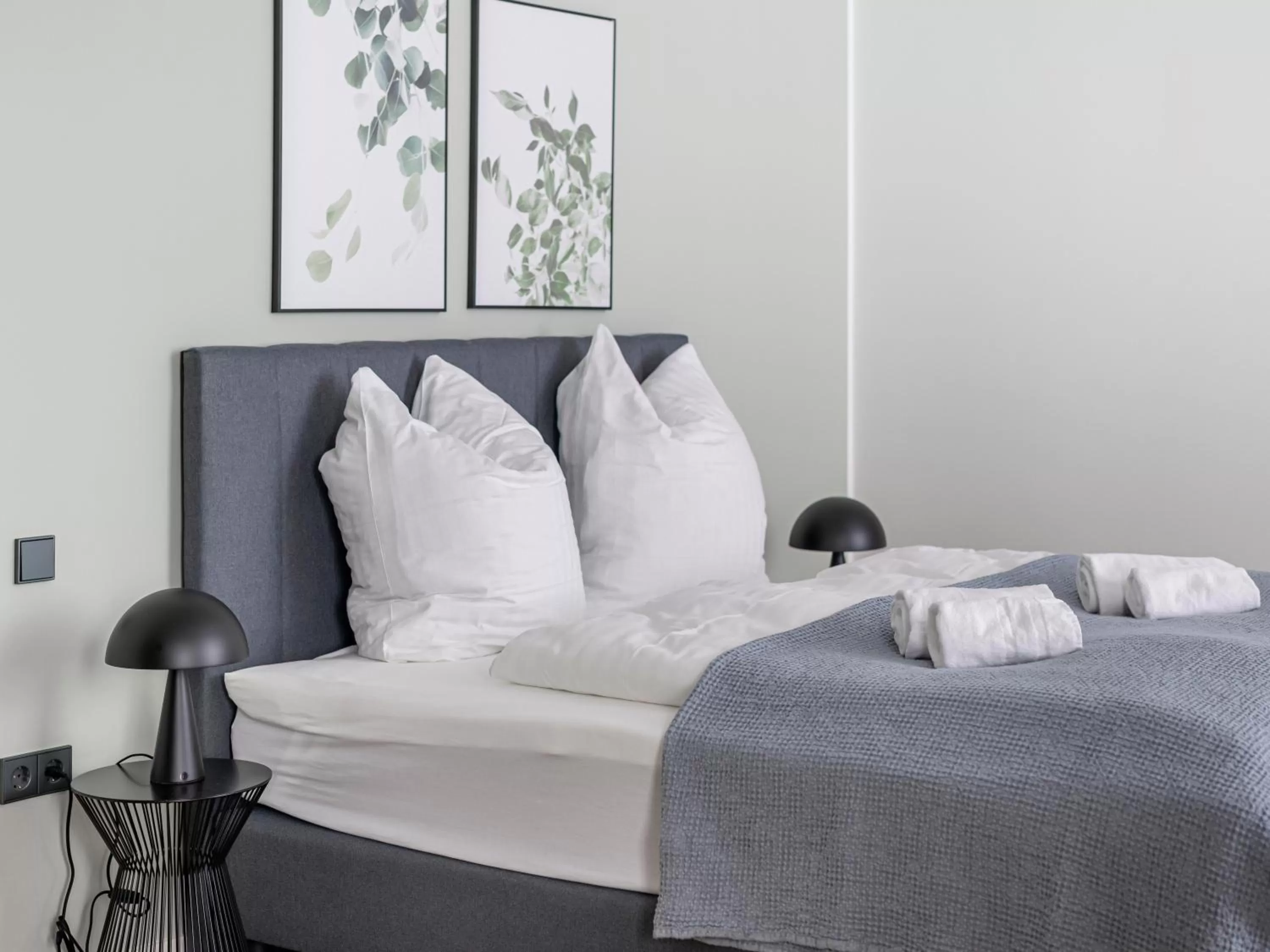 Bed in Limehome Rosenheim Gillitzerstraße