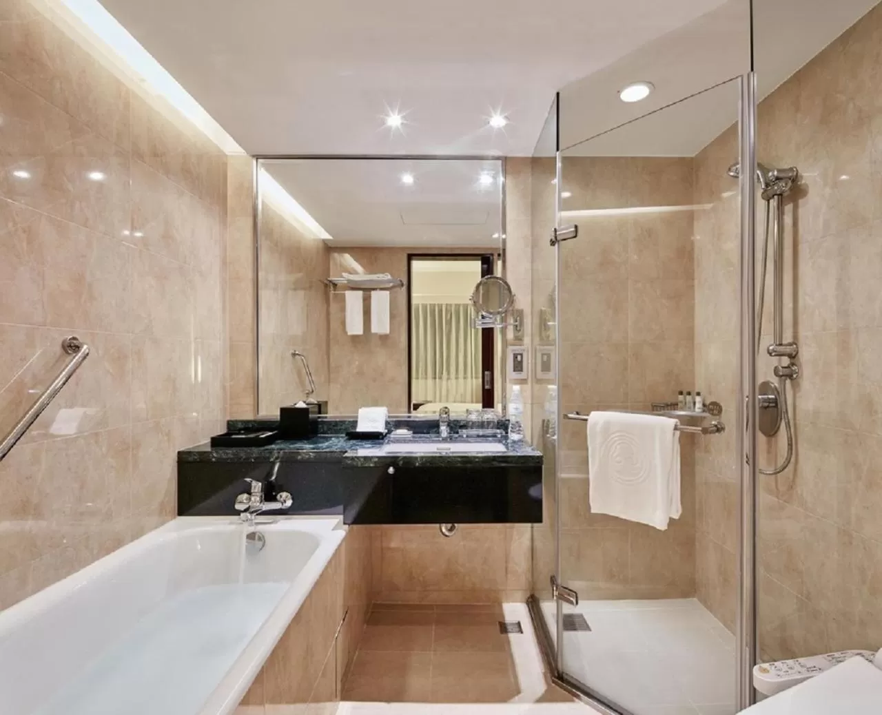 Two Connecting Double Rooms in The Howard Plaza Hotel Taipei