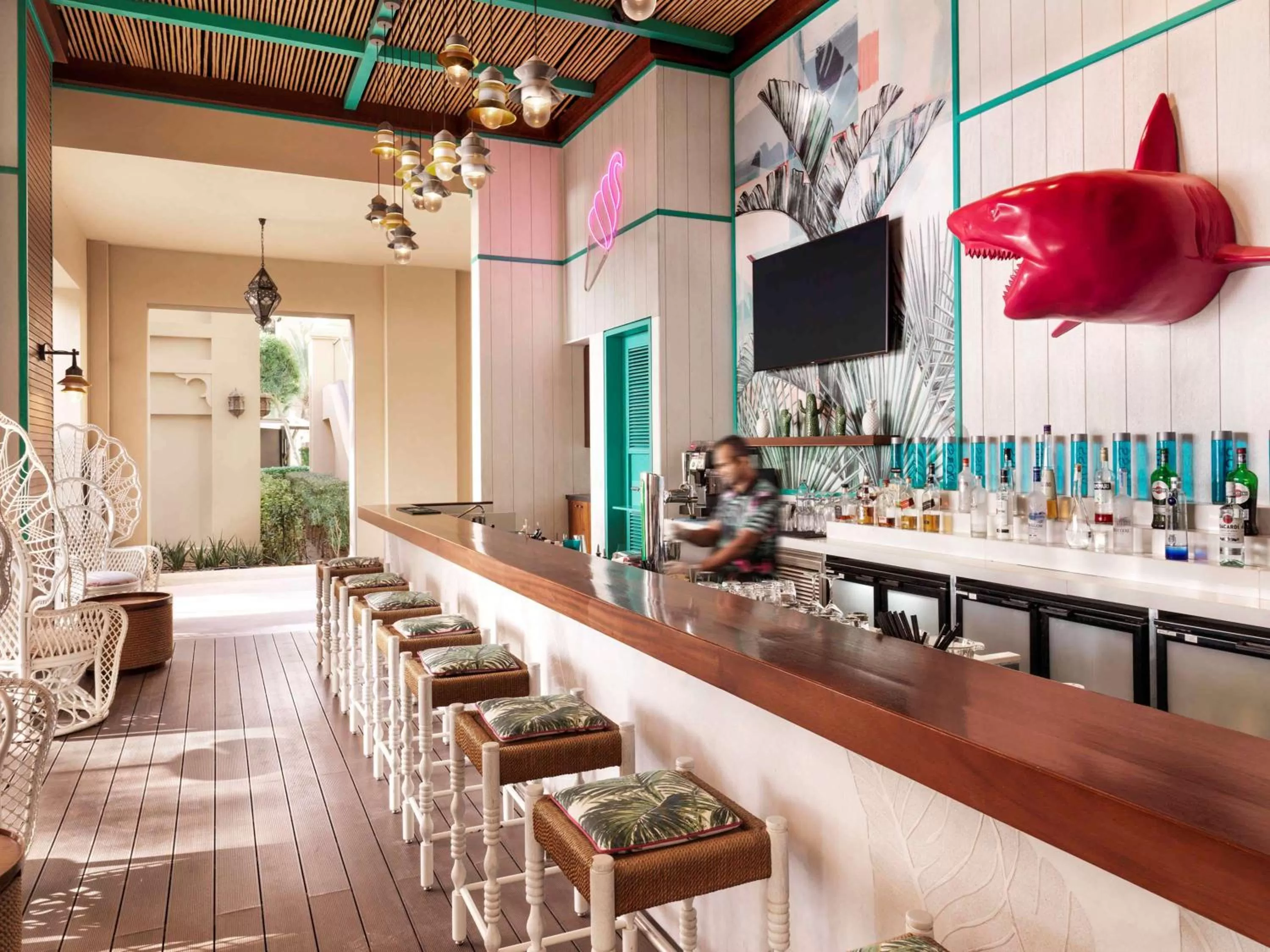 Restaurant/places to eat in Fairmont The Palm