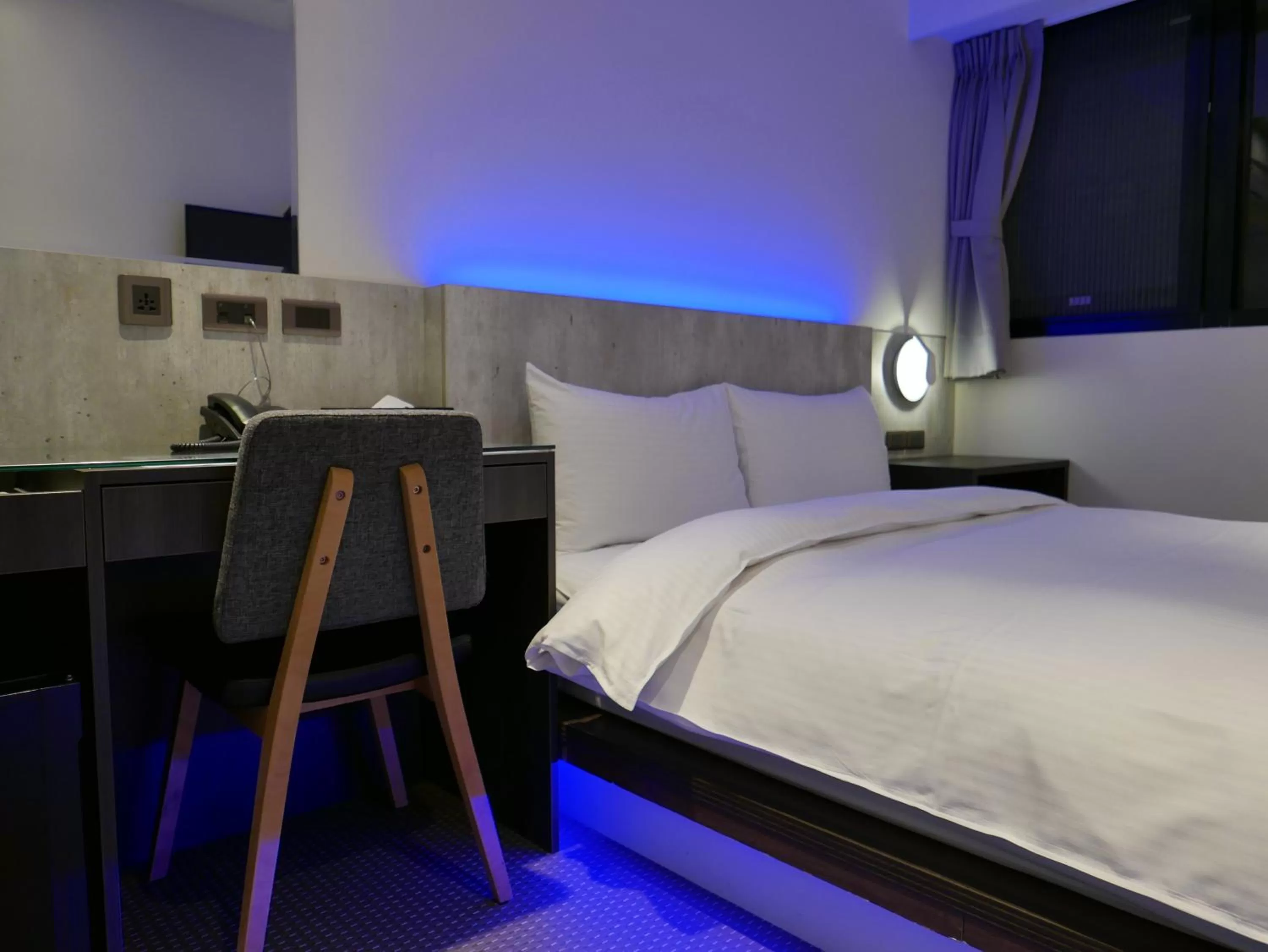 Photo of the whole room, Bed in 泊居旅店二館 Oursinn Hotel 2