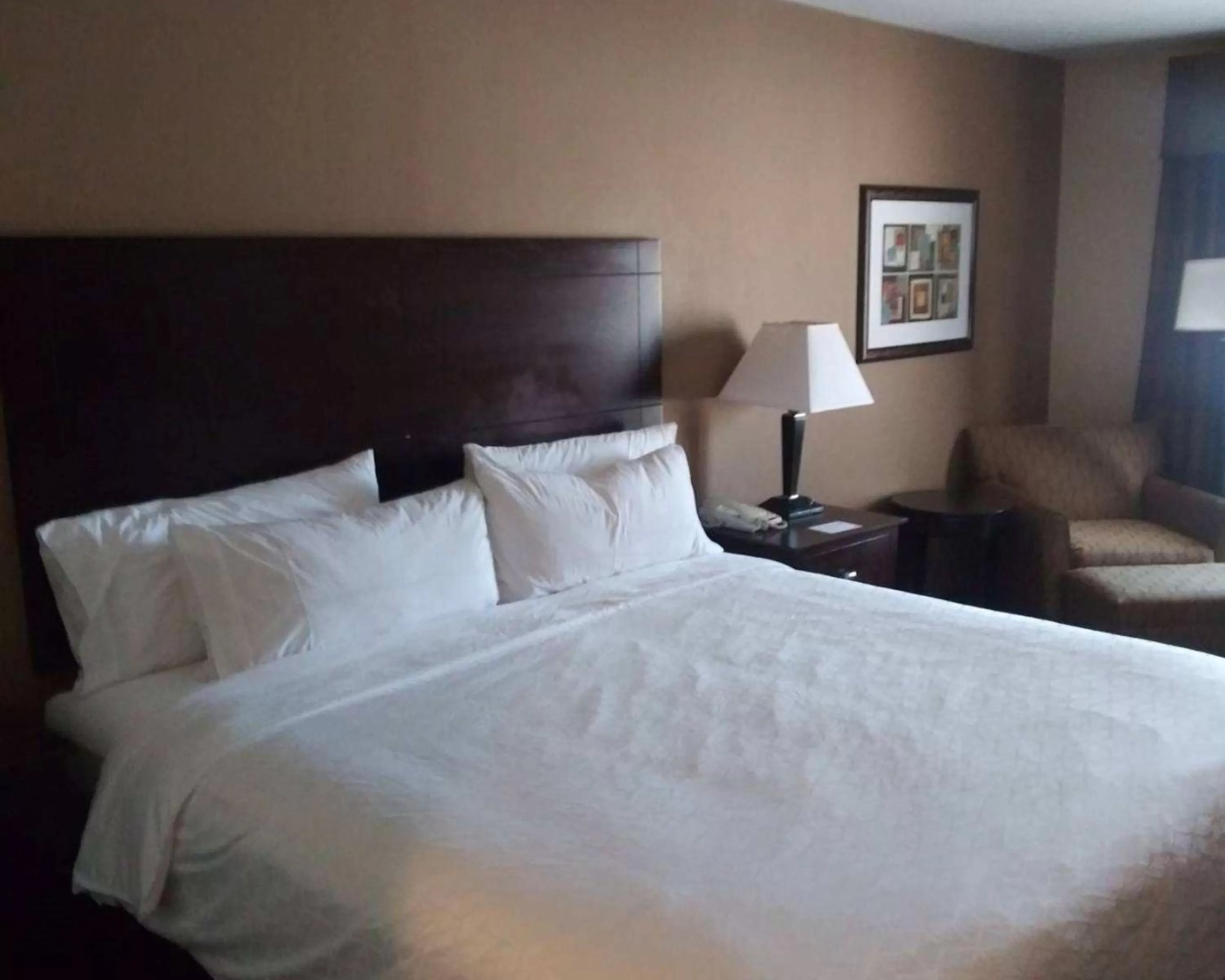 Photo of the whole room, Bed in Holiday Inn Express & Suites Zanesville North by IHG