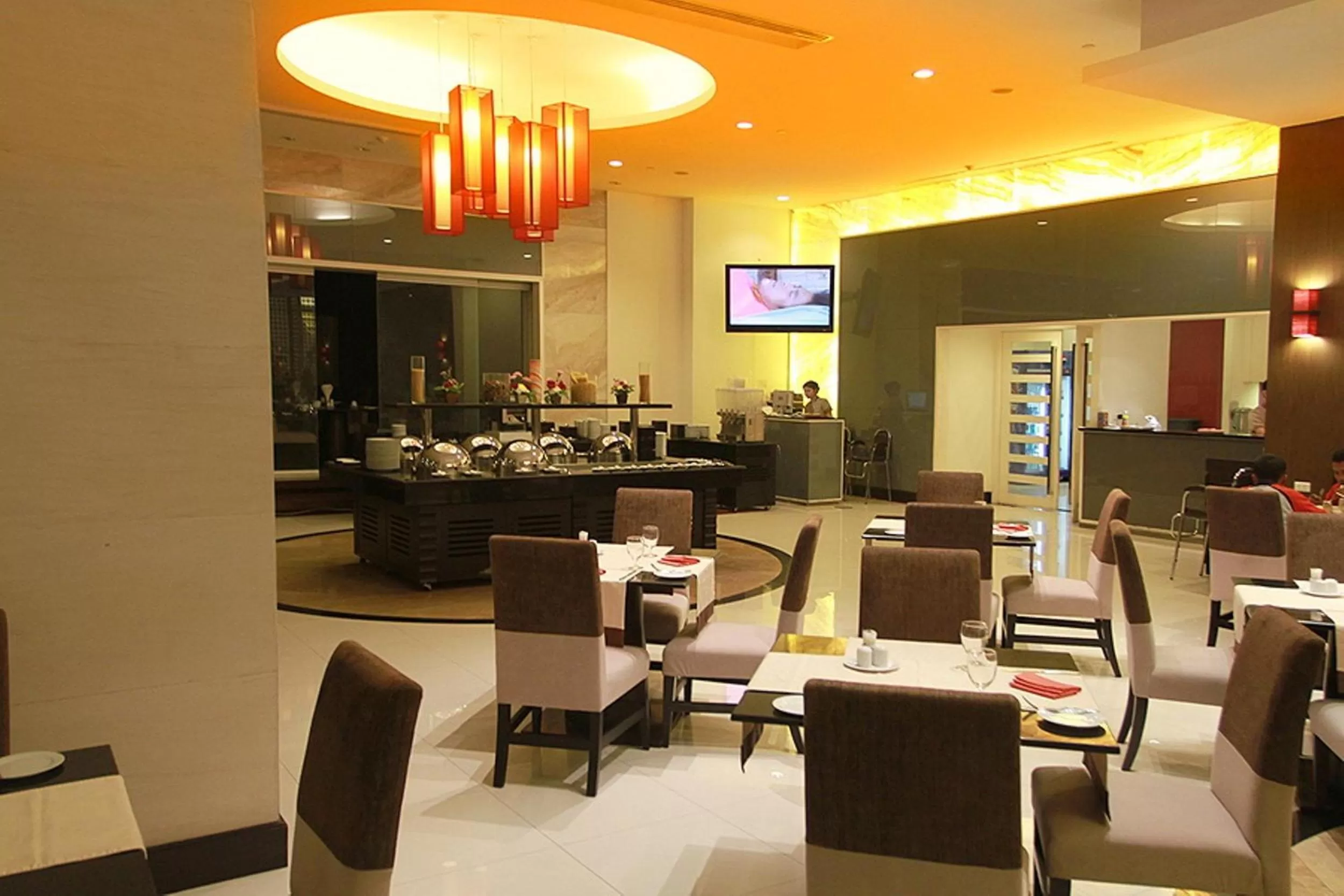 Restaurant/places to eat in The Narathiwas Hotel & Residence Sathorn Bangkok