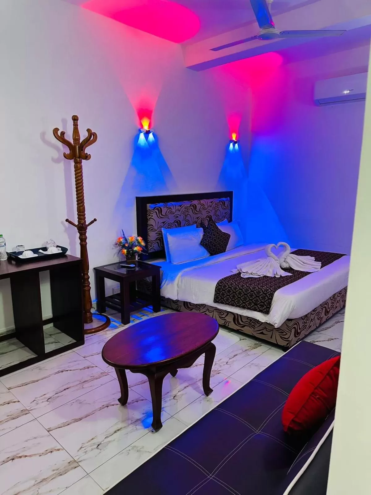 Bed in Otha Shy Airport Transit Hotel