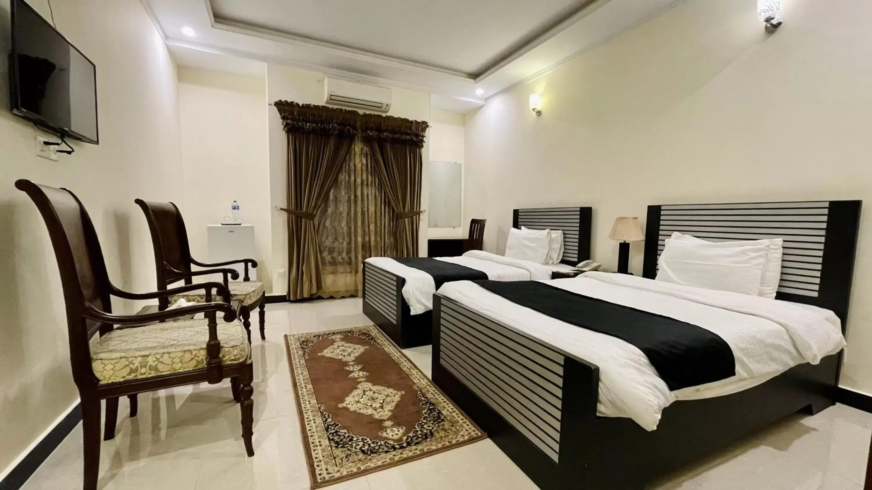 Standard Twin Room in Hotel de Raj Sialkot Standard Twin Room in Hotel de Raj Sialkot