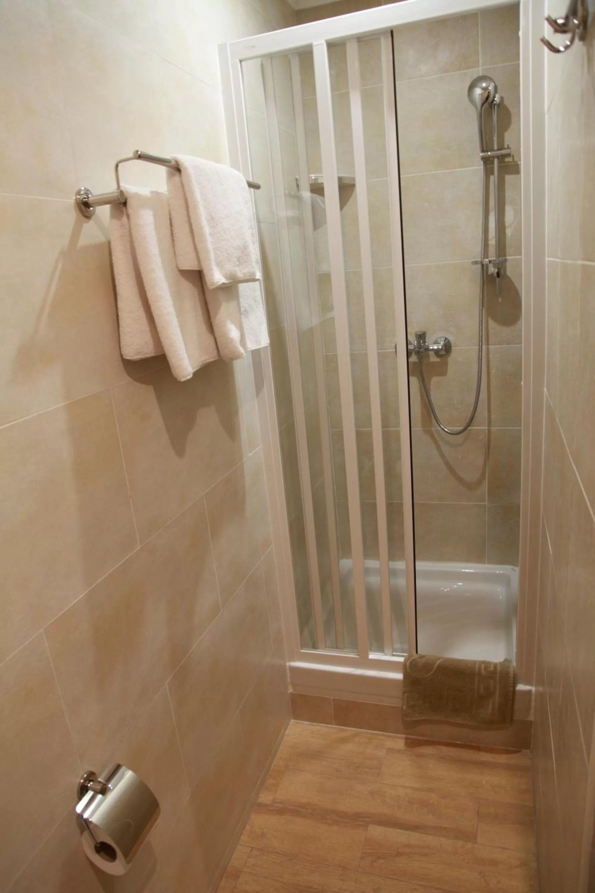 WINE & ROSE BOUTIQUE HOTEL