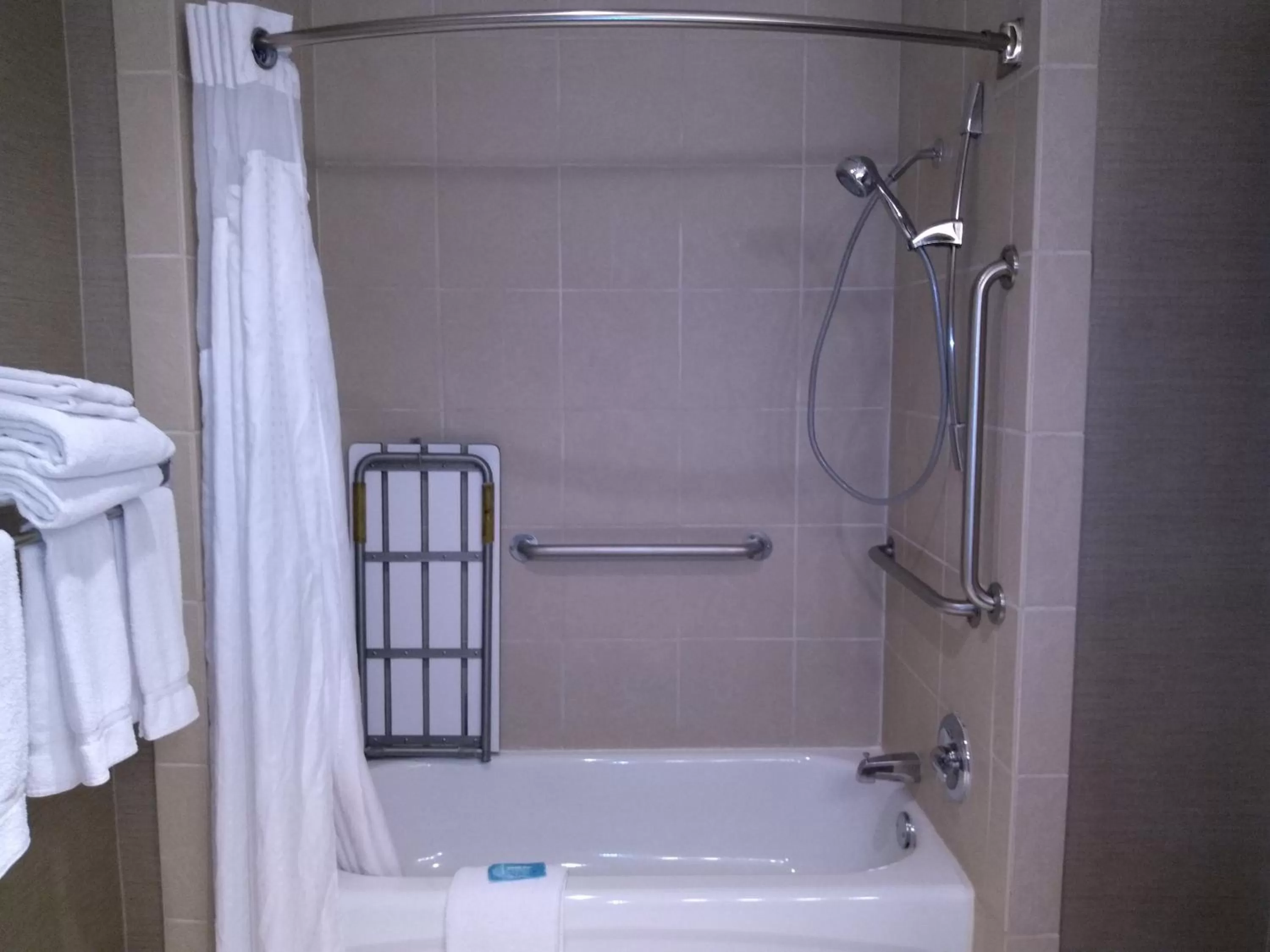 Bathroom in Holiday Inn Express Hotel & Suites Waterford by IHG