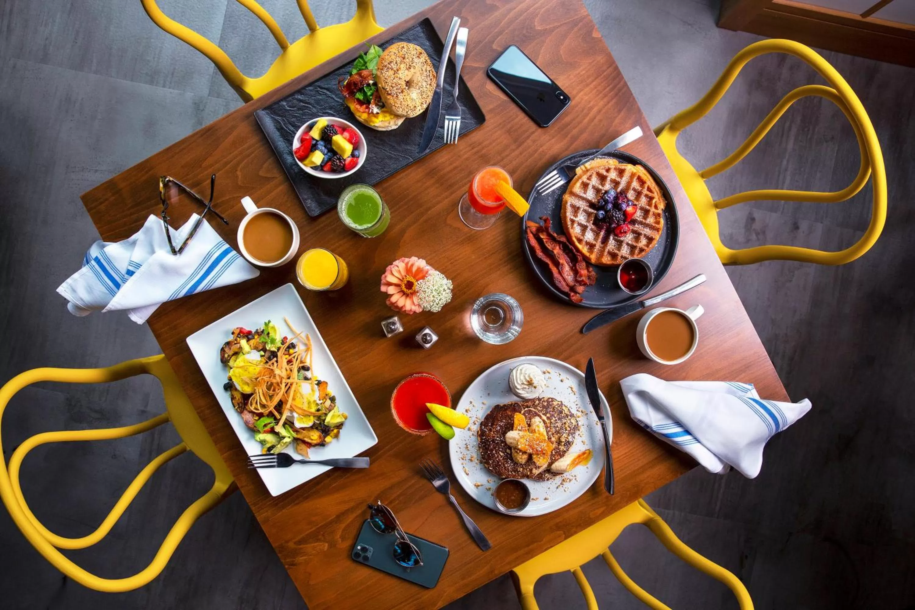 Restaurant/places to eat in Kimpton Schofield Hotel by IHG