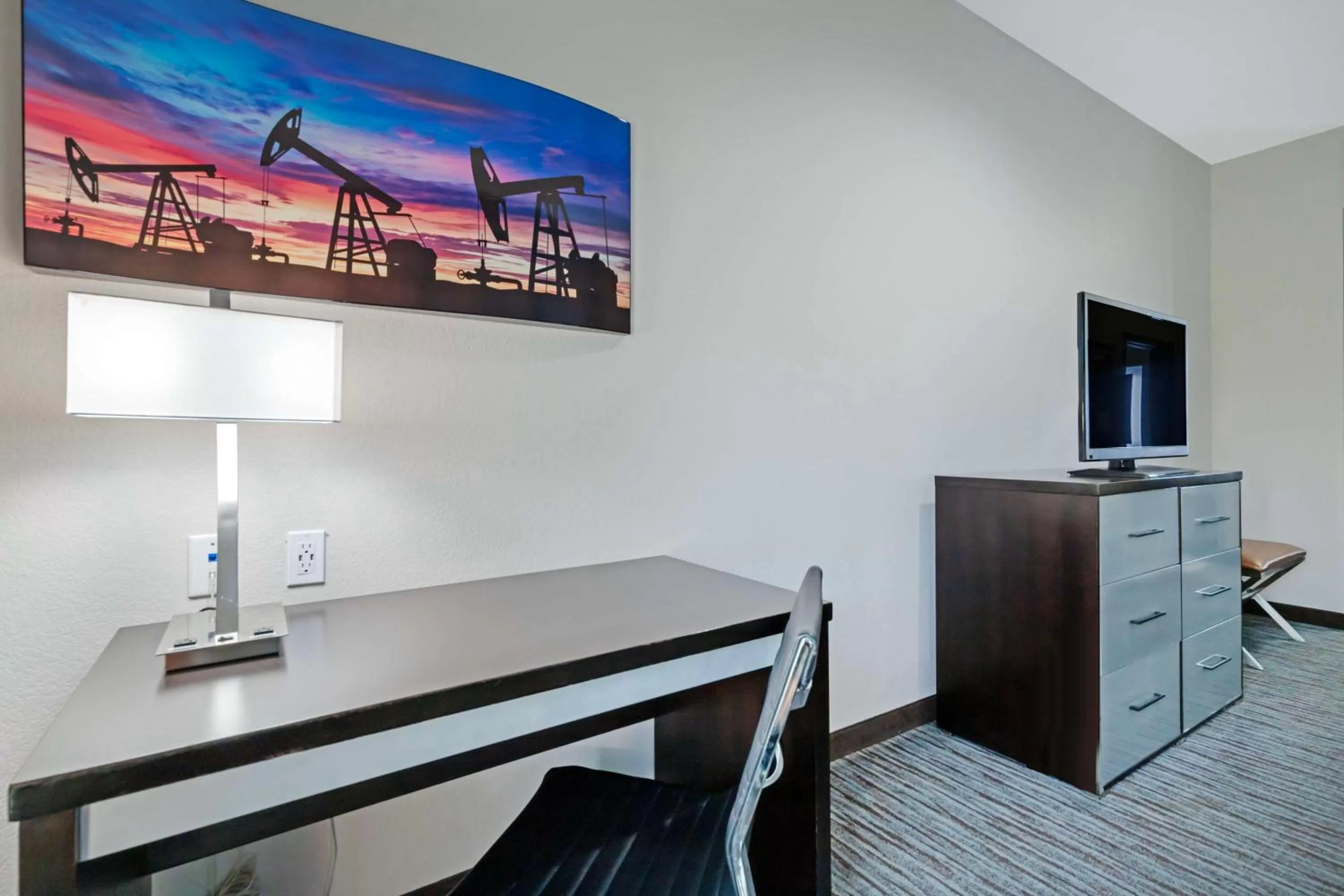 Bedroom in Best Western Plus Pleasanton Hotel