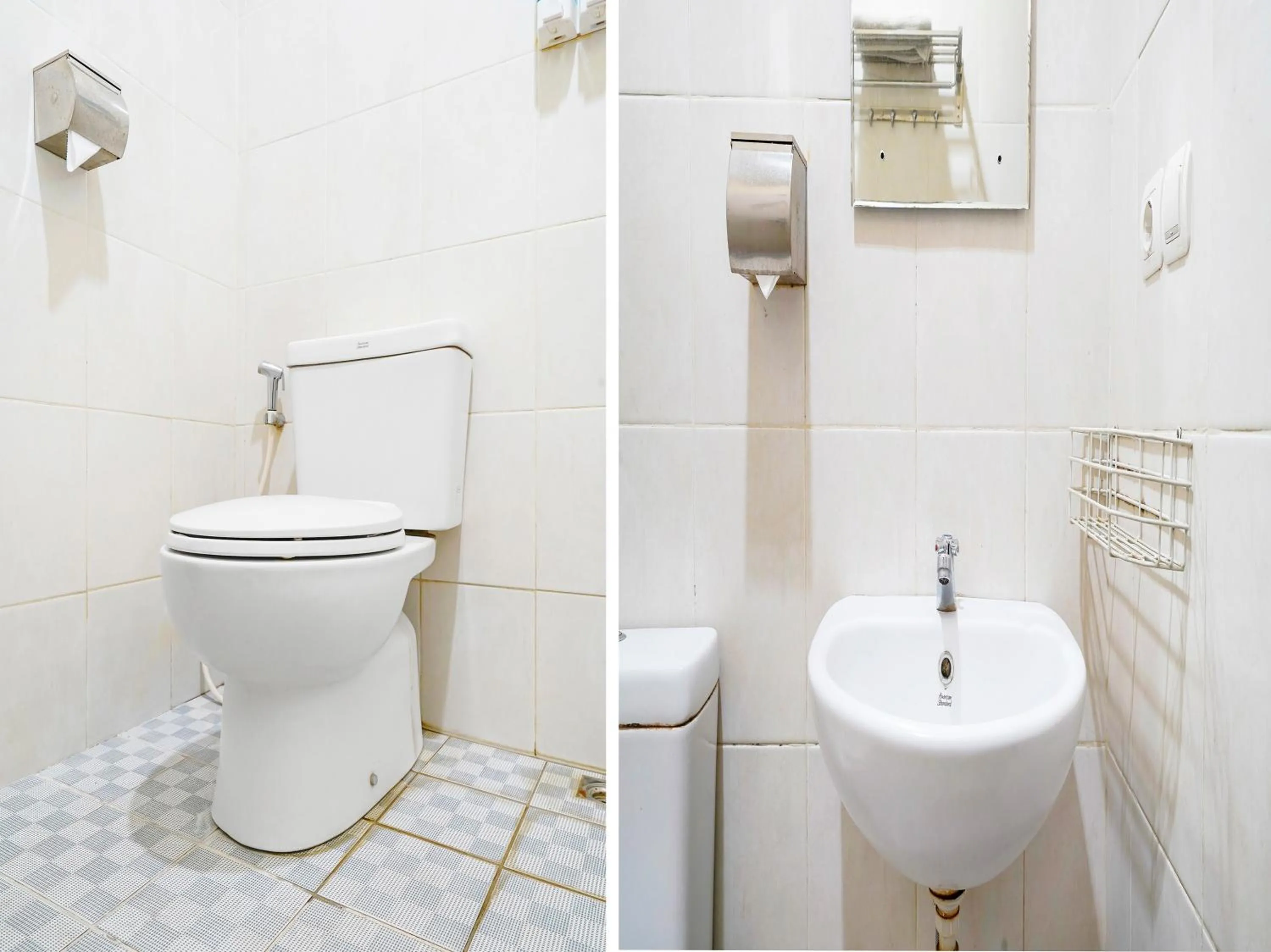 Bathroom in OYO Collection O 91297 Hotel Sakura