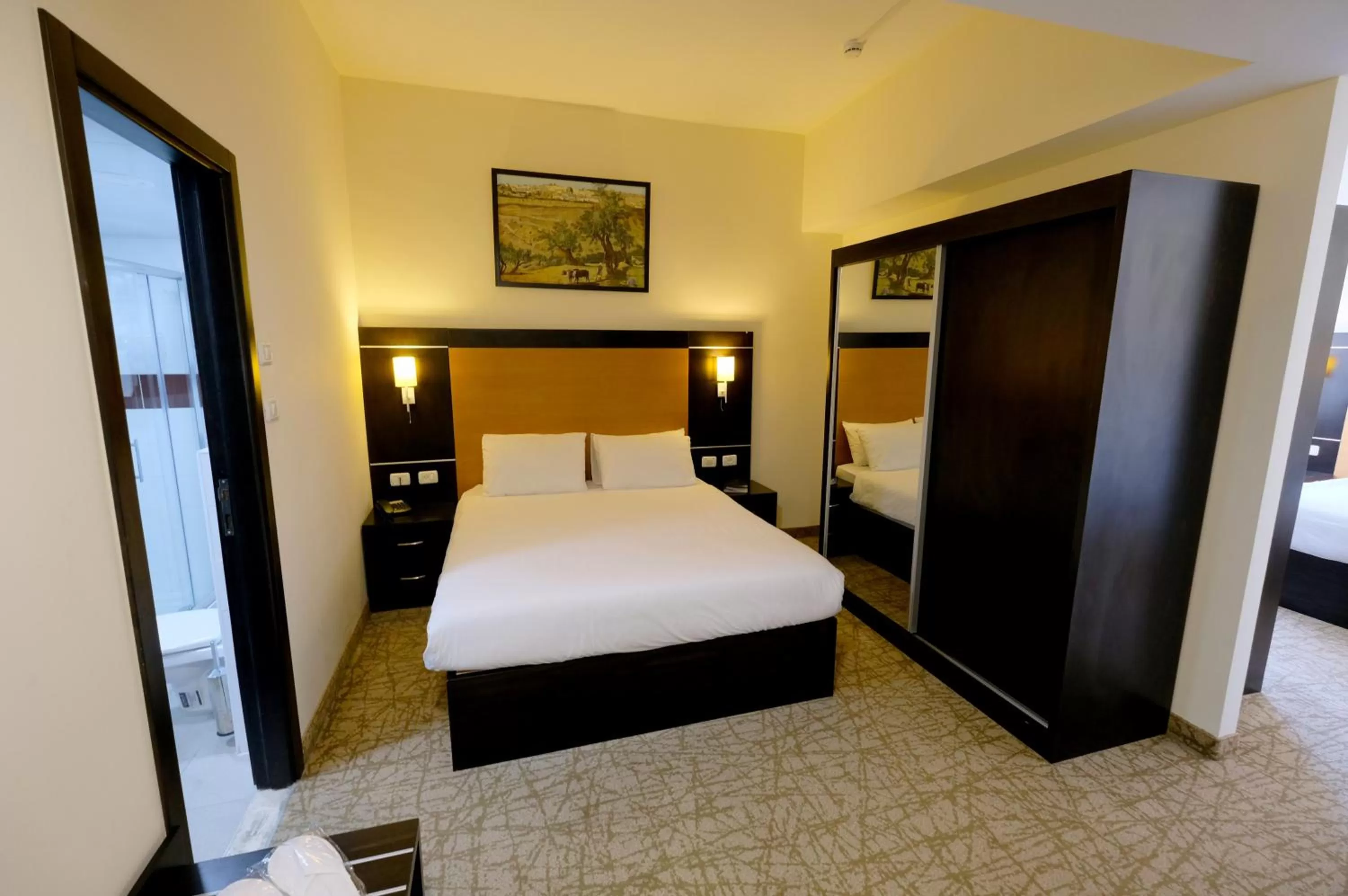 Bedroom, Bed in New Capitol Hotel - Jerusalem