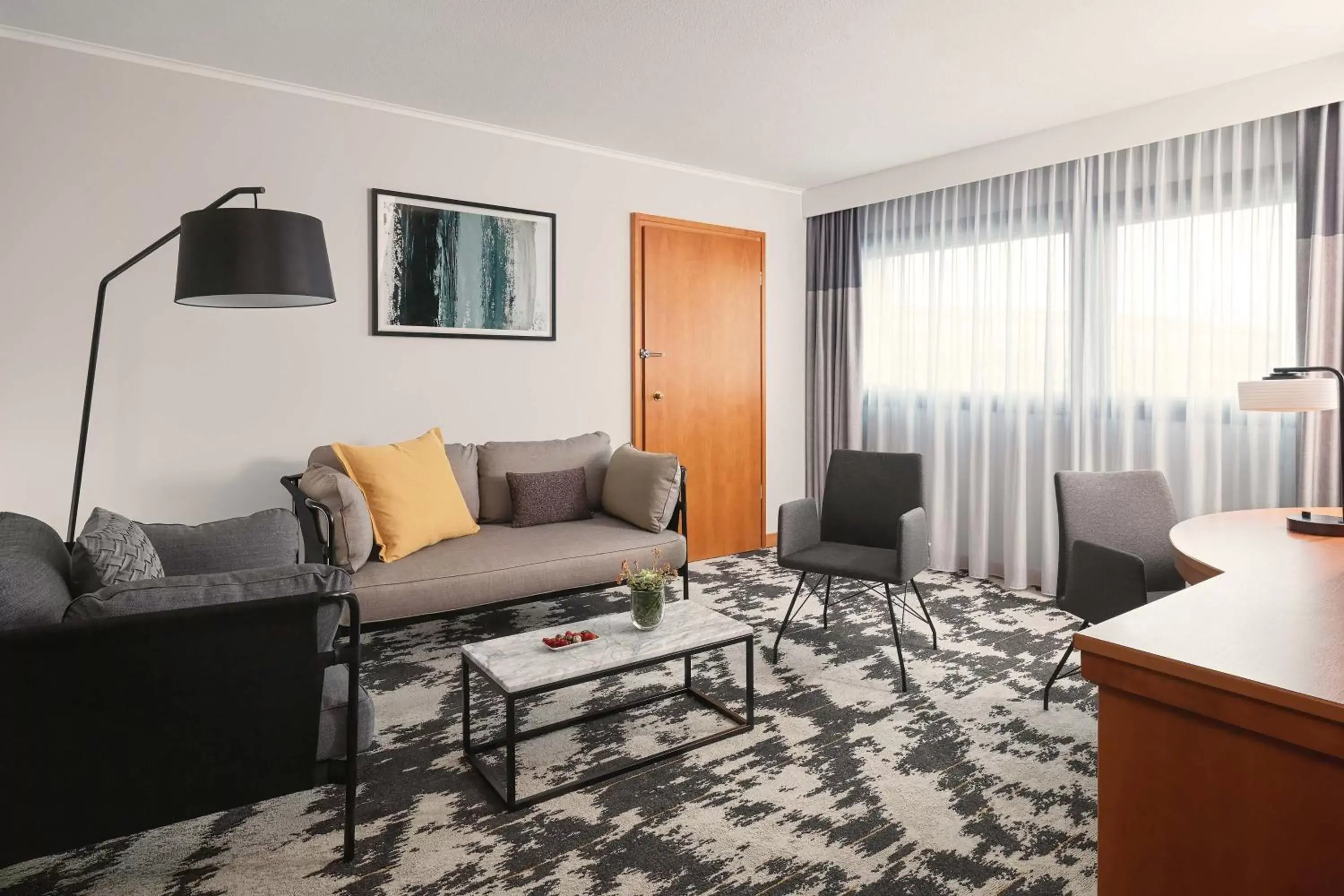 Junior Suite, Suite, 1 King in Sheraton Frankfurt Airport Hotel & Conference Center Junior Suite, Suite, 1 King in Sheraton Frankfurt Airport Hotel & Conference Center