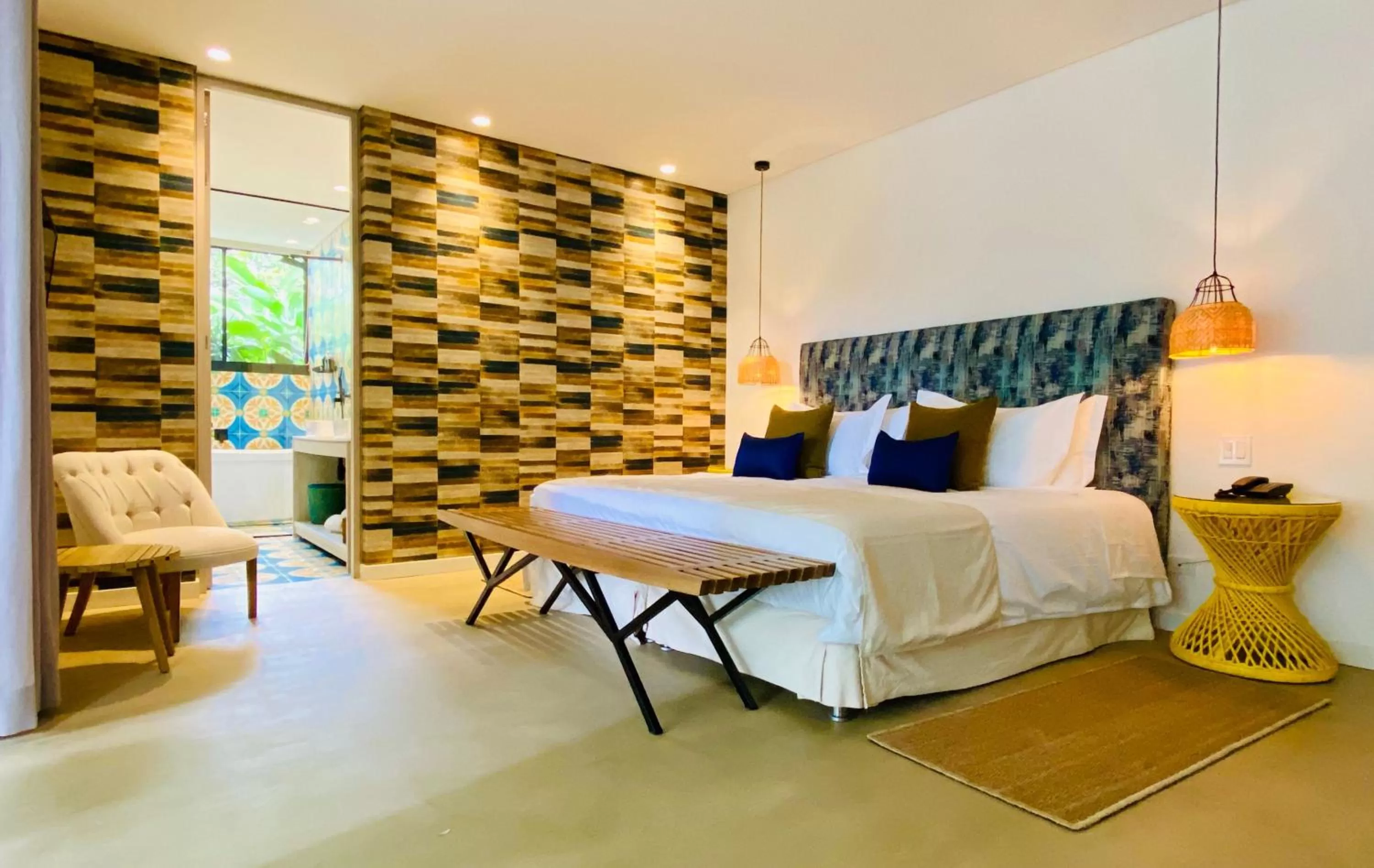 Photo of the whole room, Bed in Patio del Mundo