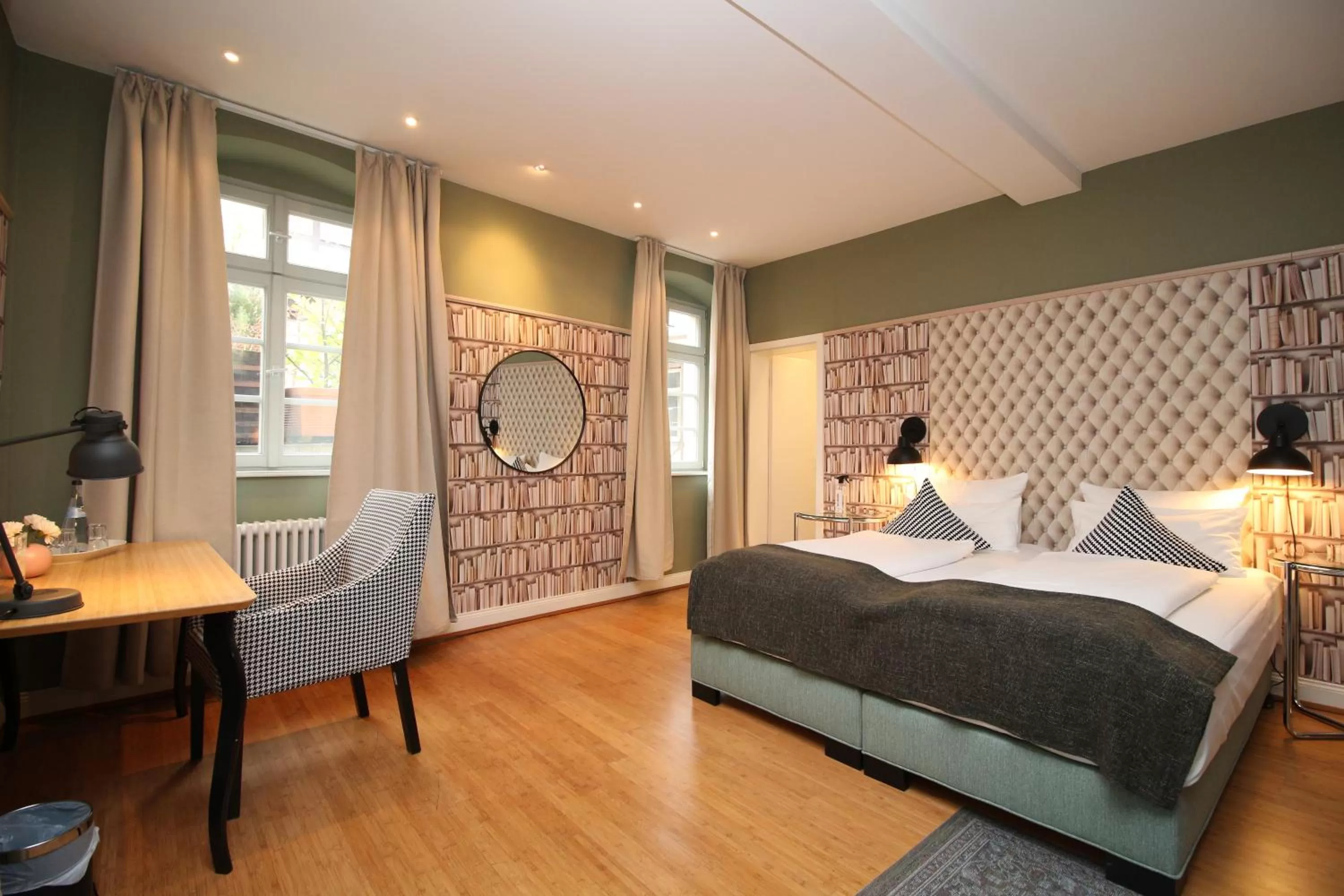 Photo of the whole room, Bed in Hotel Zur Alten Brücke