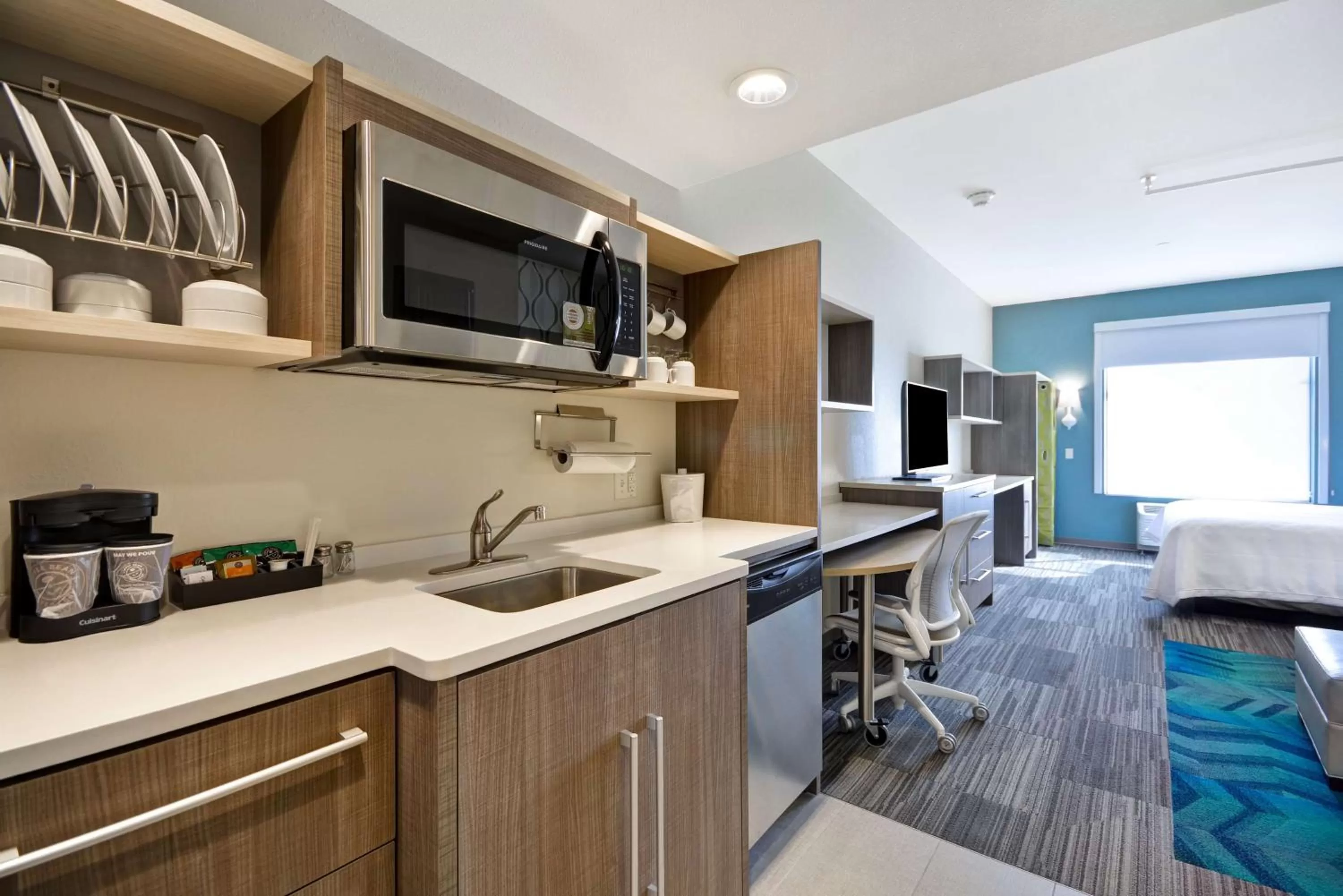 Kitchen or kitchenette, Bed in Home2 Suites by Hilton Perrysburg Levis Commons Toledo